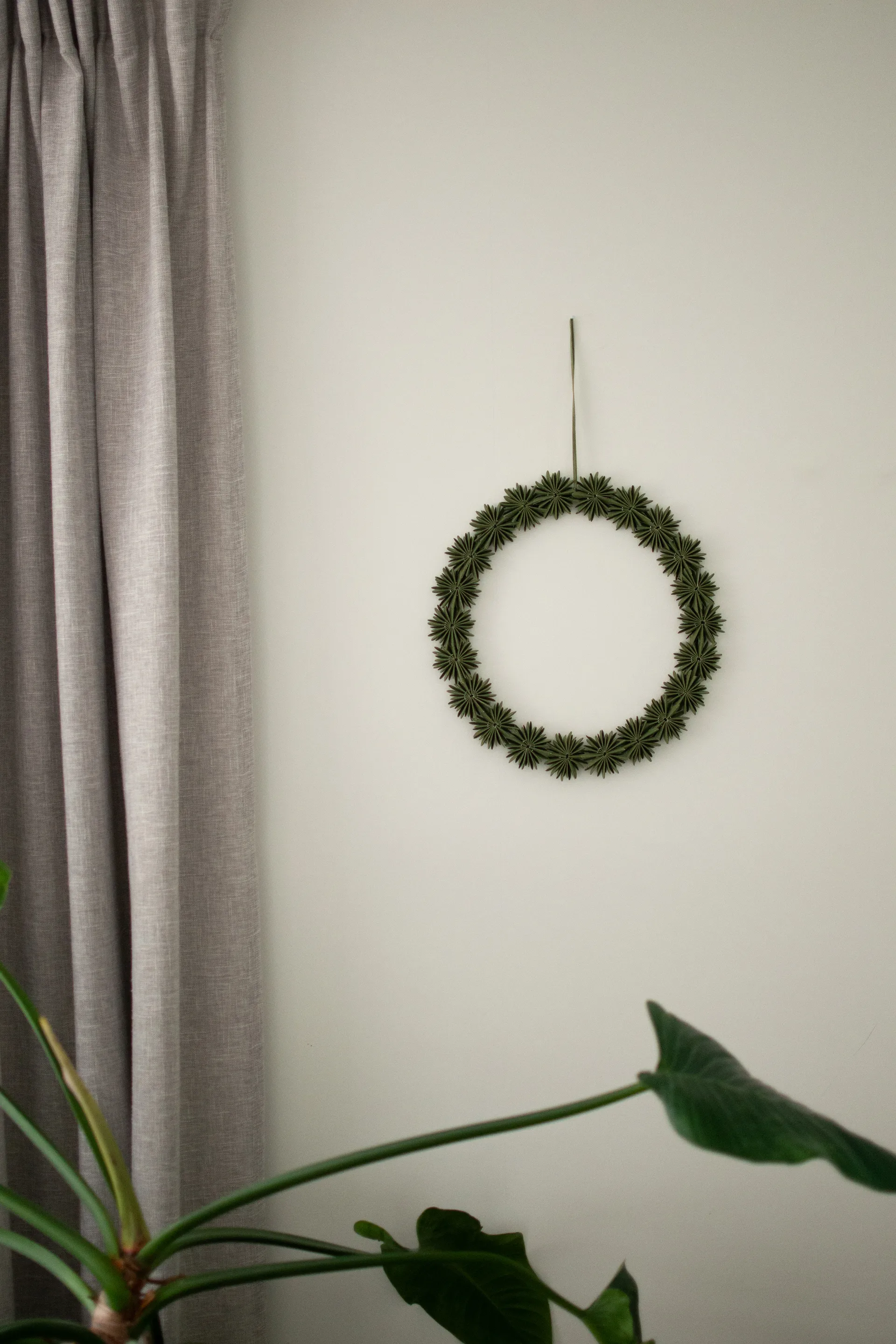 Paper flake wreath dekoration krans Ø35 cm, Green DBKD