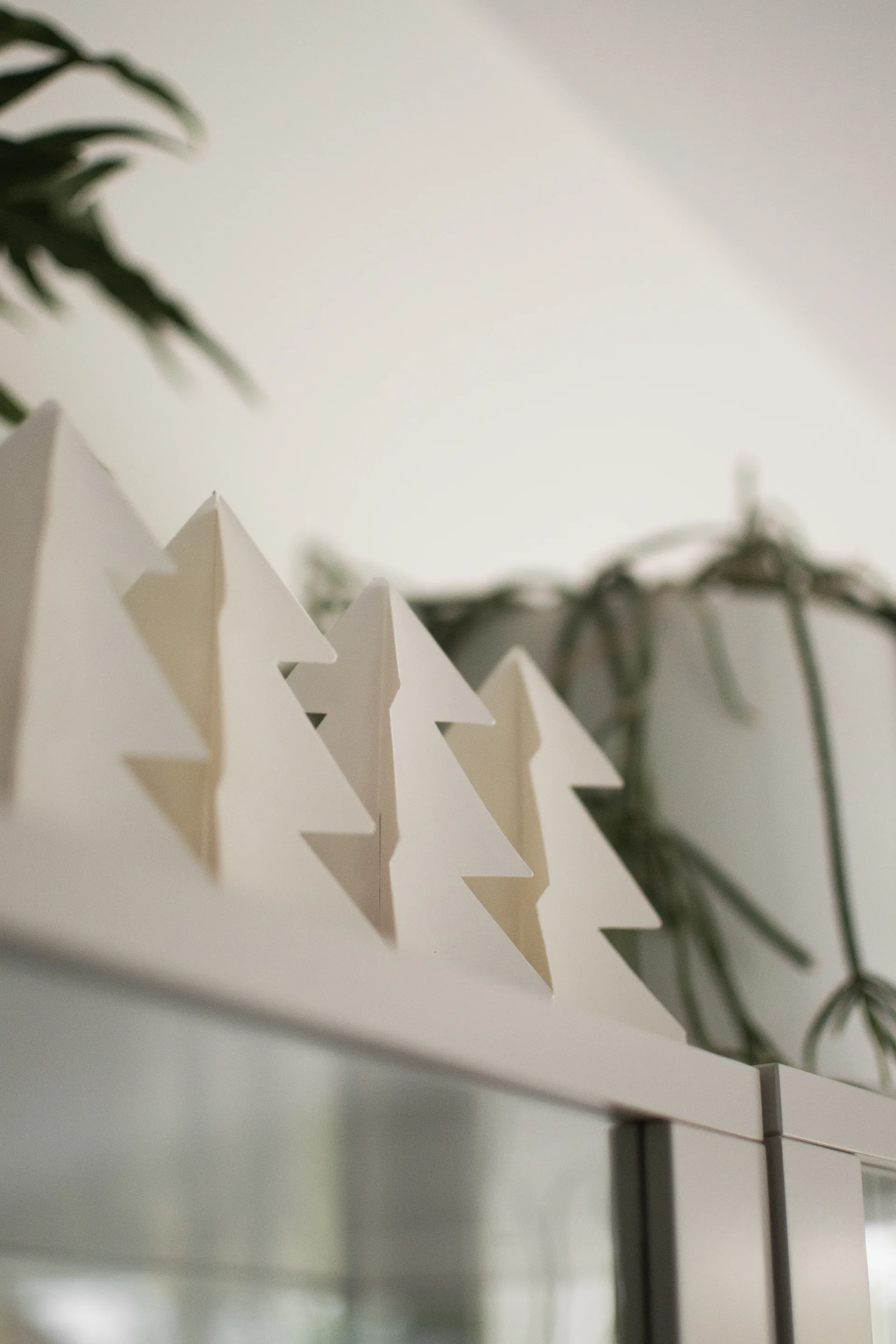 Tree in a row dekoration 60 cm, White DBKD