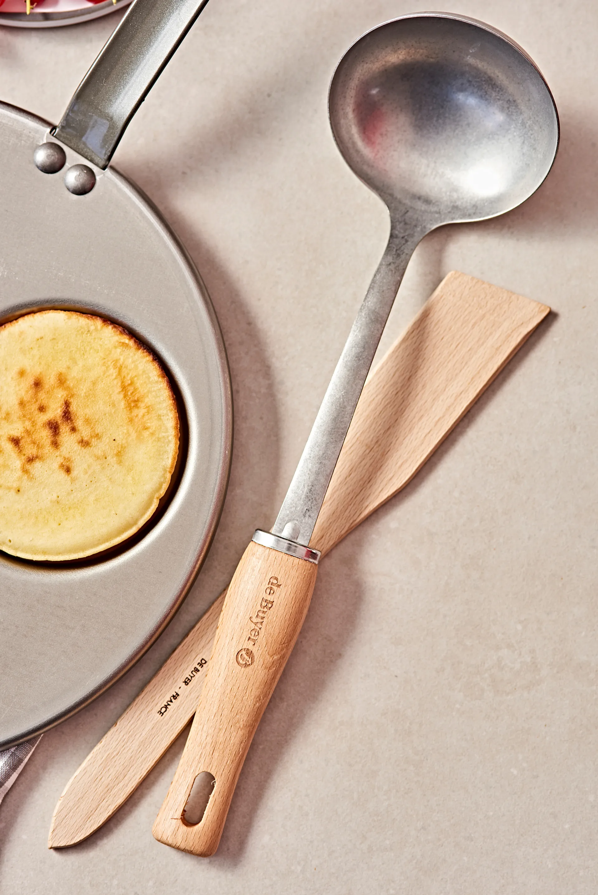 De Buyer B Bois suppeske med træhåndtag, Rustfrit stål De Buyer