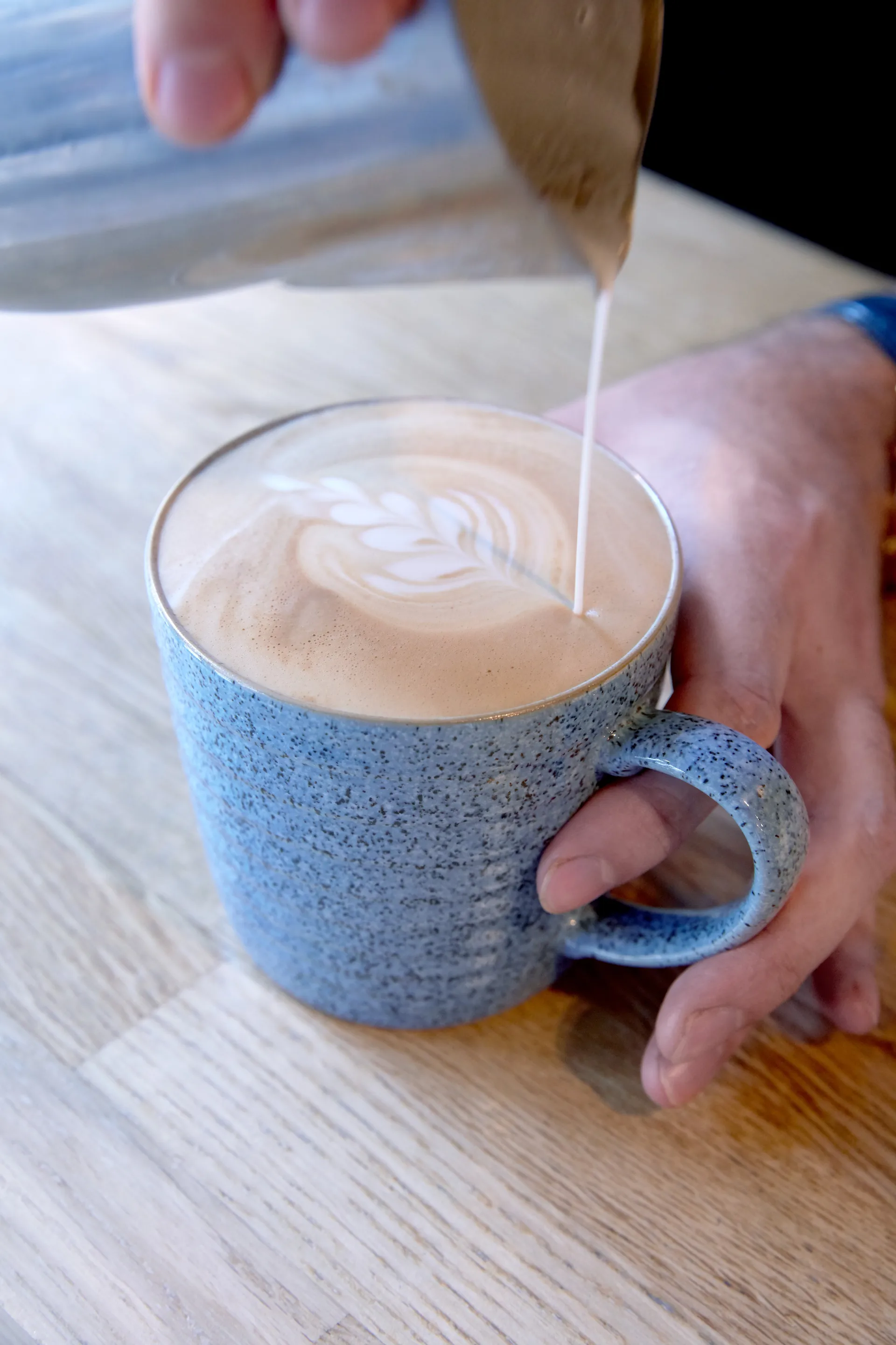 Studio Blue riflet krus 40 cl, Flint/Chalk Denby