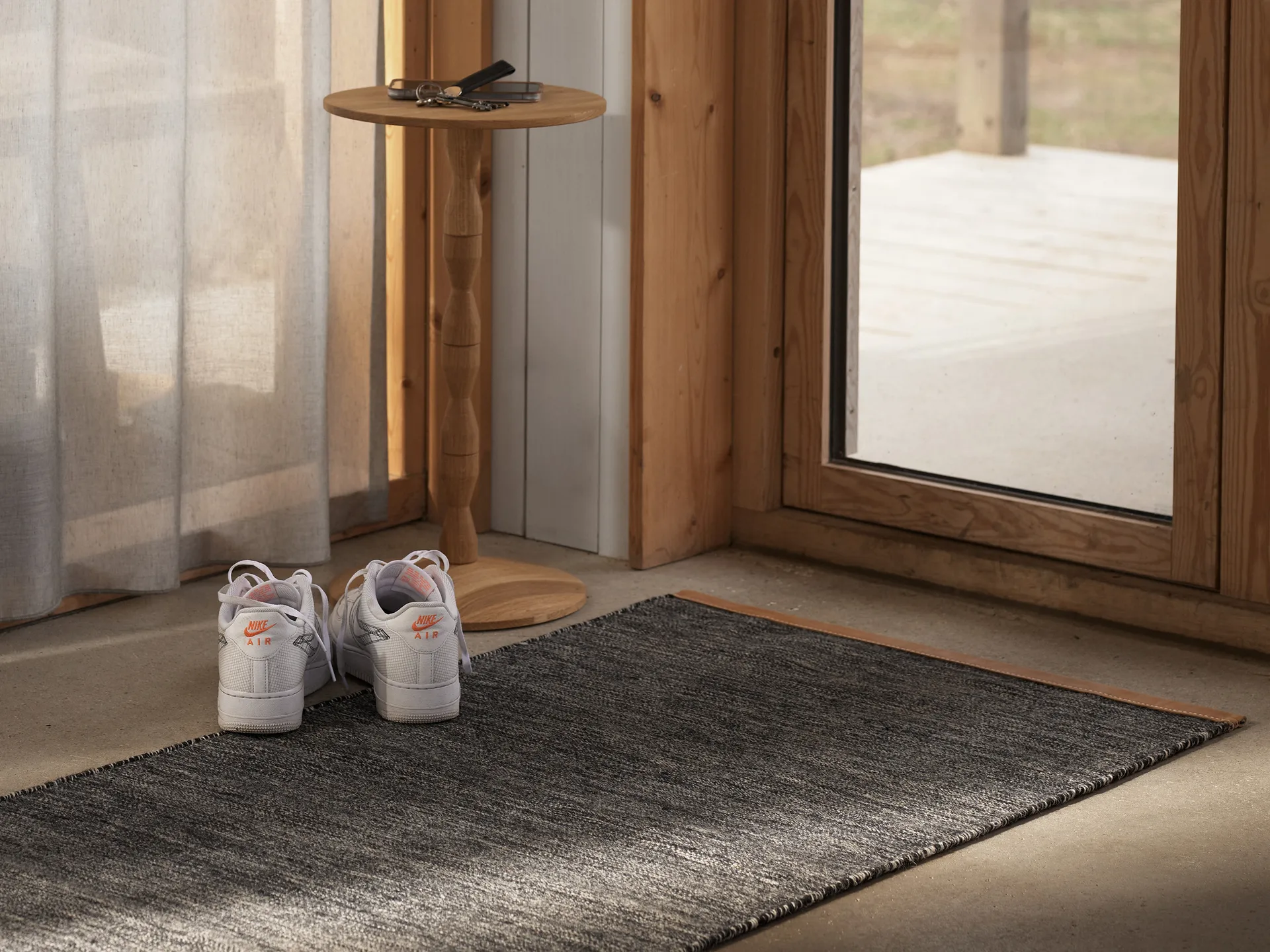 Björk mørkegråt tæppe, 80 x 250 cm Design House Stockholm