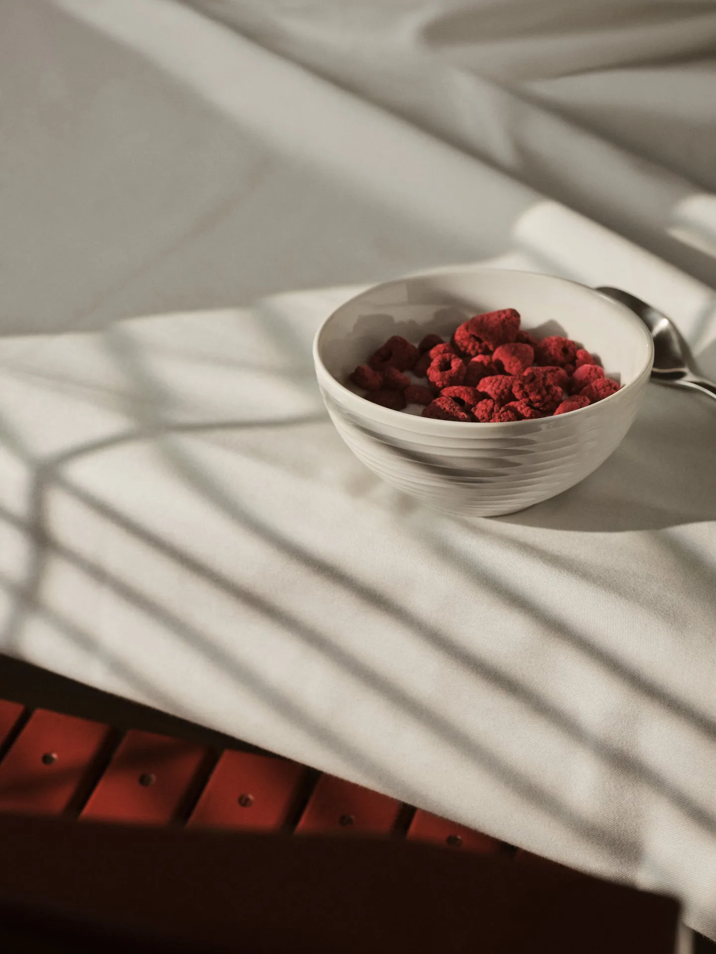 Blond skål 60 cl, dot hvid Design House Stockholm