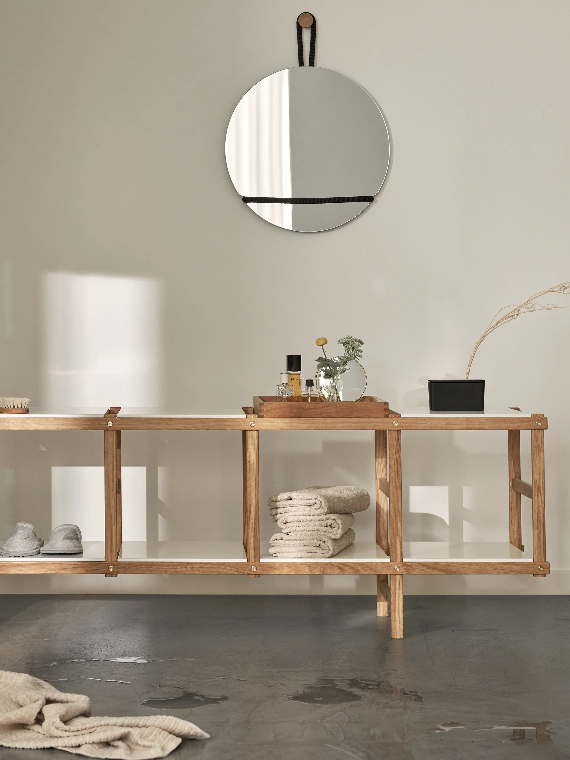 Lasso spejl rundt, Klar/Sort Design House Stockholm