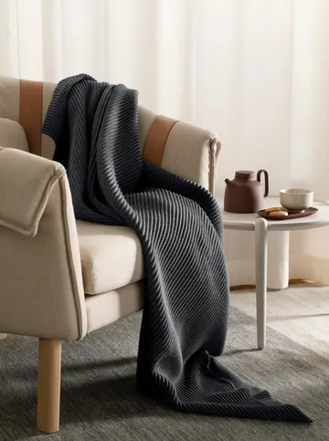 Pleece plaid 140x160 cm - Mørkegrå - Design House Stockholm