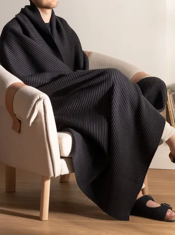 Pleece plaid 140x160 cm - Sort - Design House Stockholm