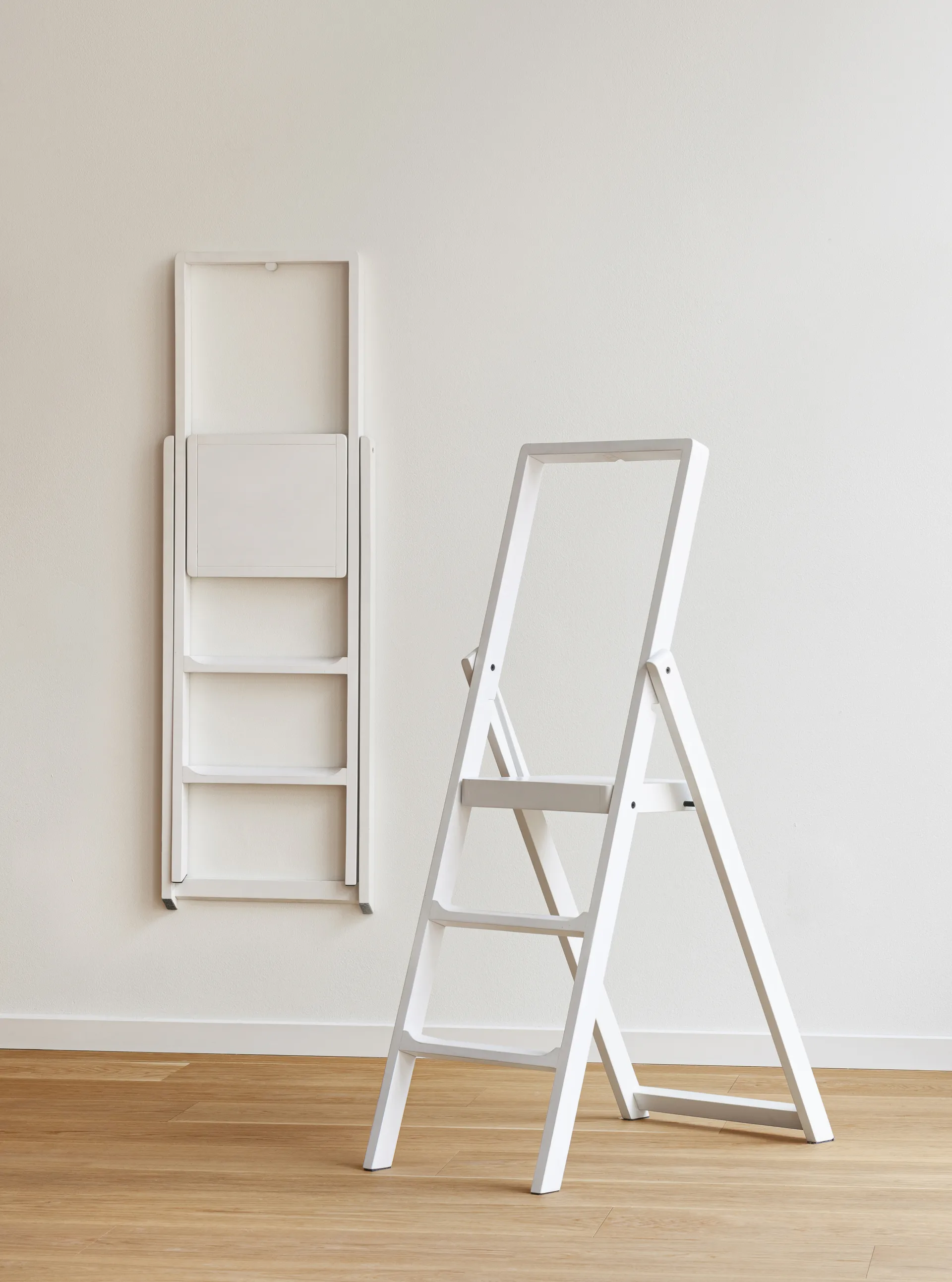 Step stige, Hvidbejdset Design House Stockholm