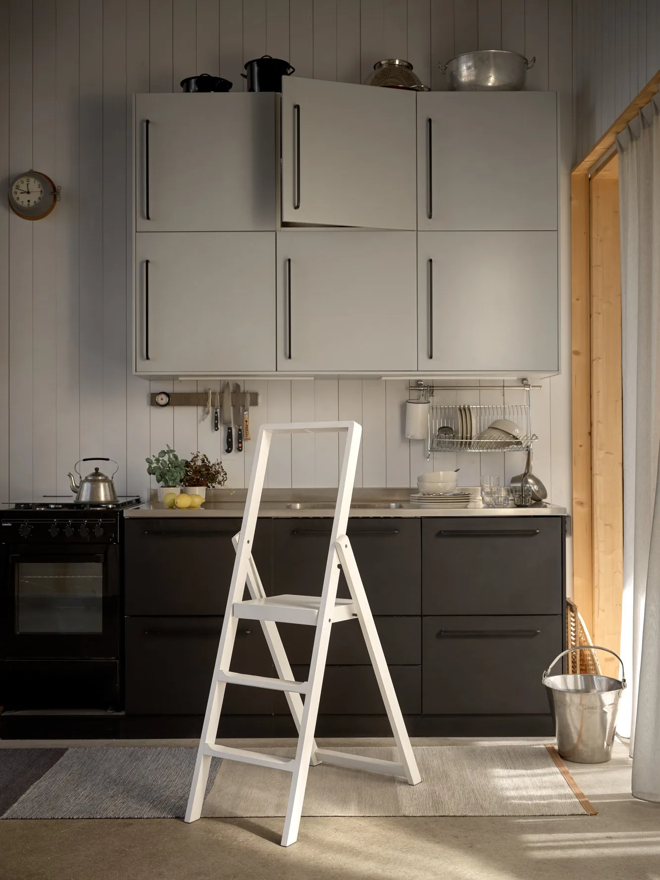 Step stige, Hvidbejdset Design House Stockholm
