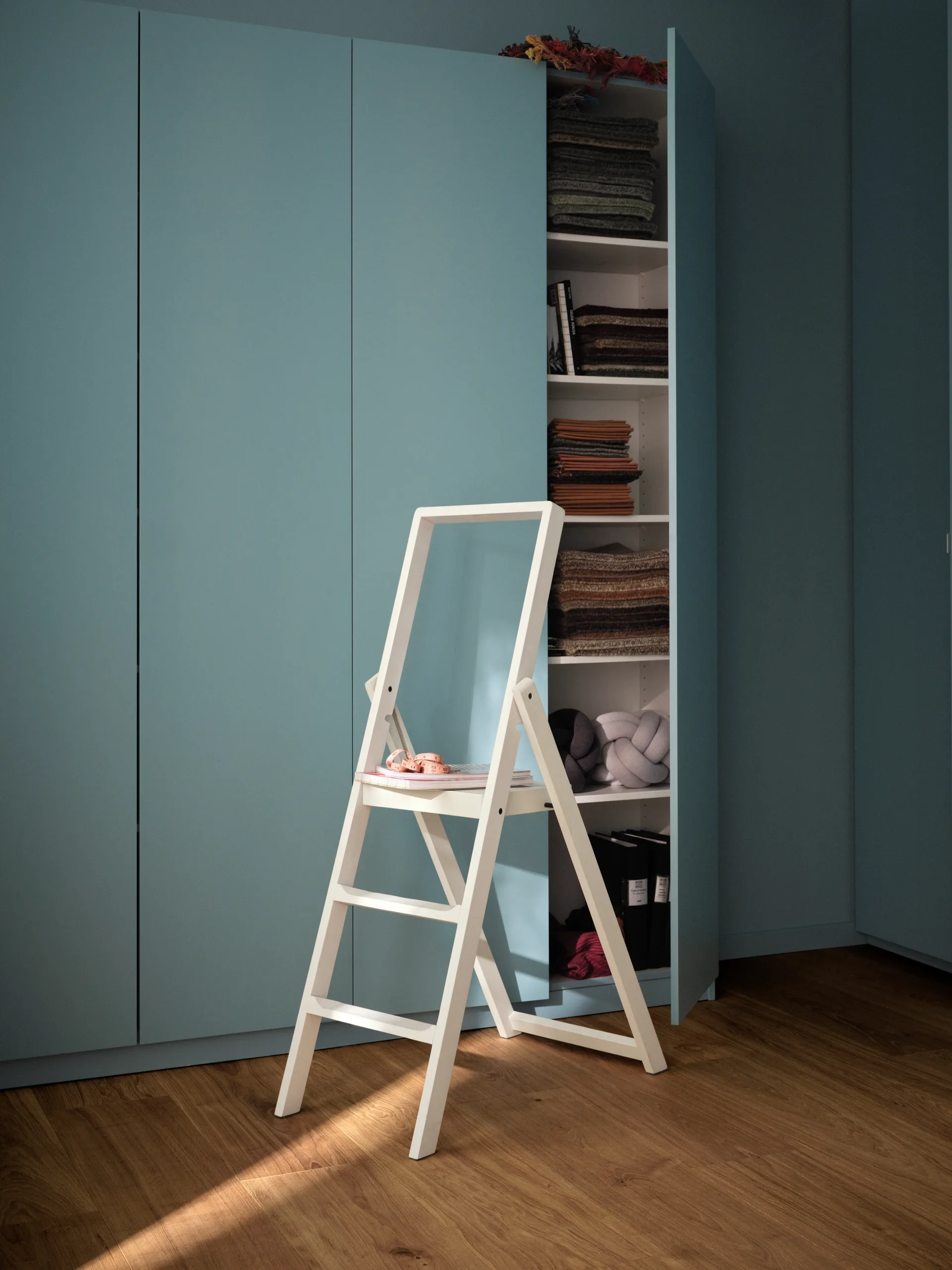 Step stige, Hvidbejdset Design House Stockholm