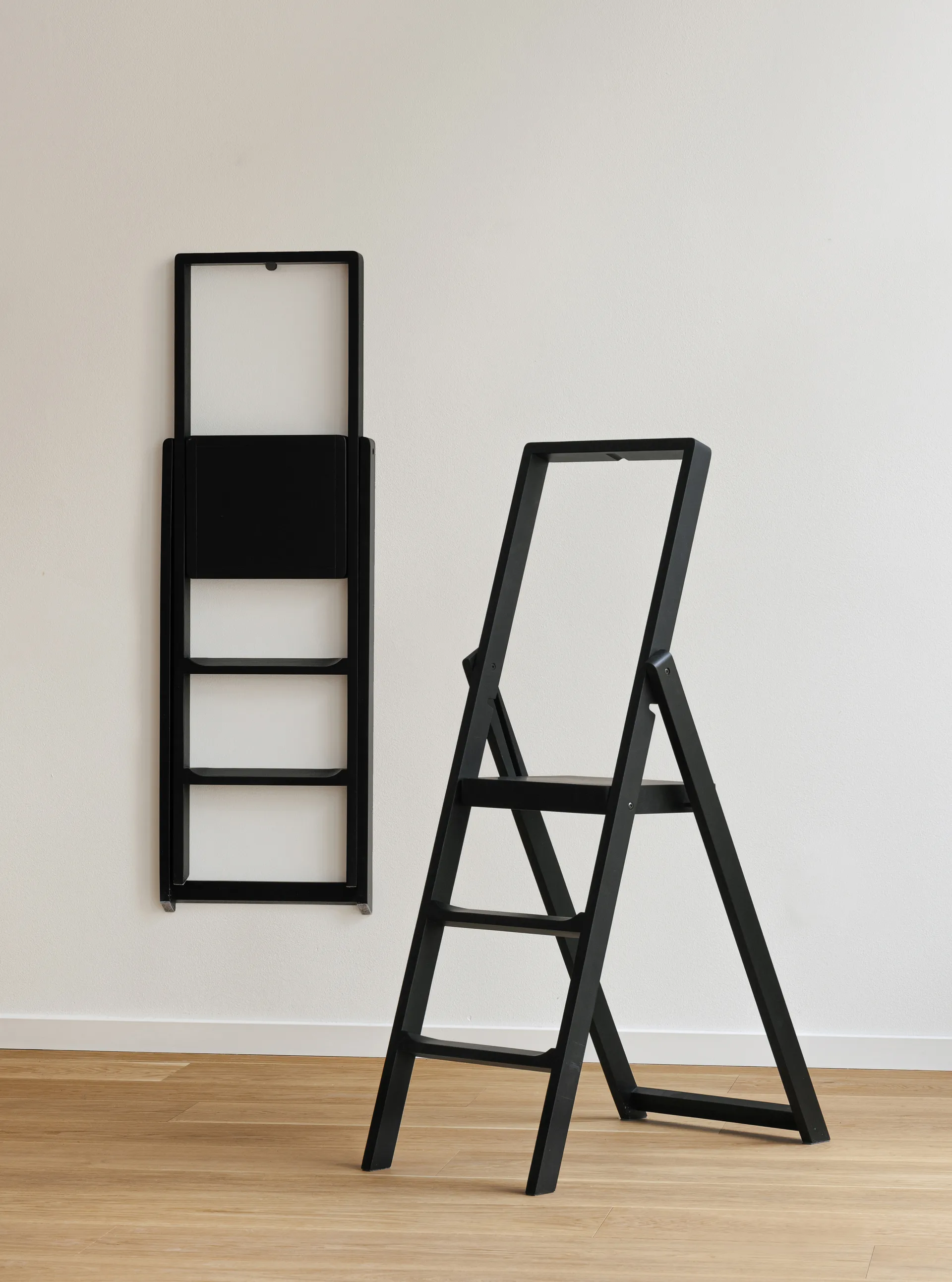 Step stige, Sortbejdset Design House Stockholm