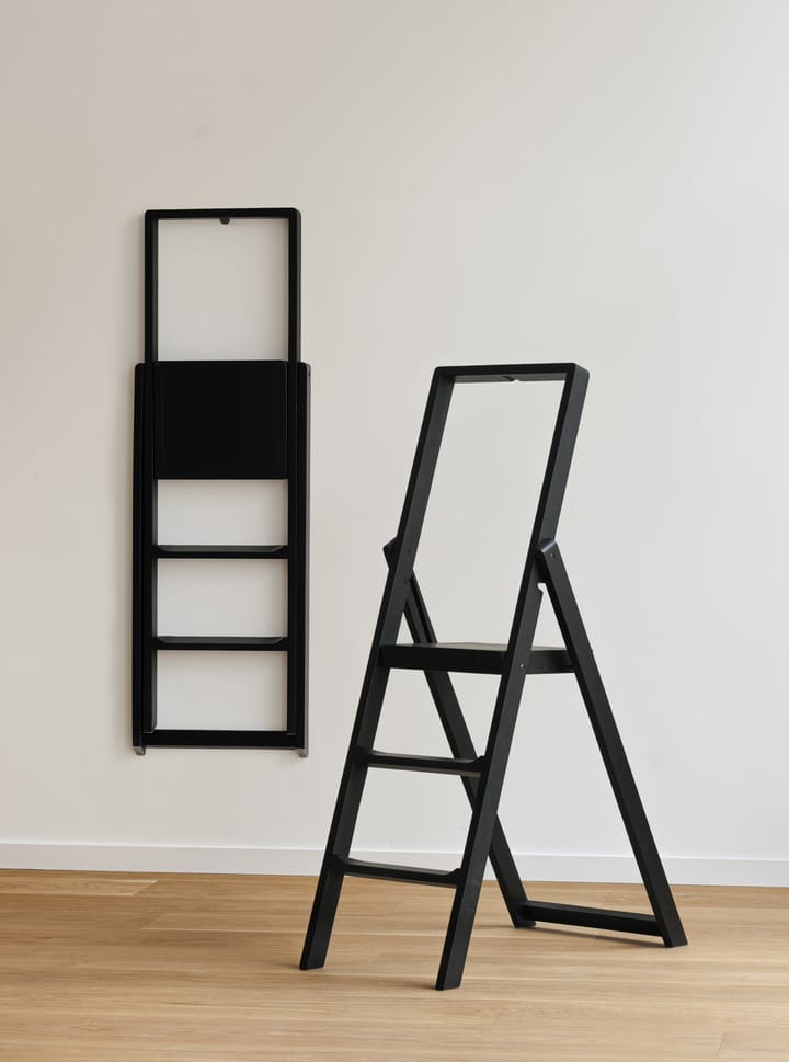 Step stige, Sortlakeret Design House Stockholm