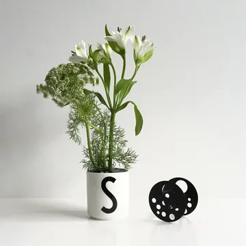 Design Letters blomsterholder Ø6.7 cm - sort - Design Letters