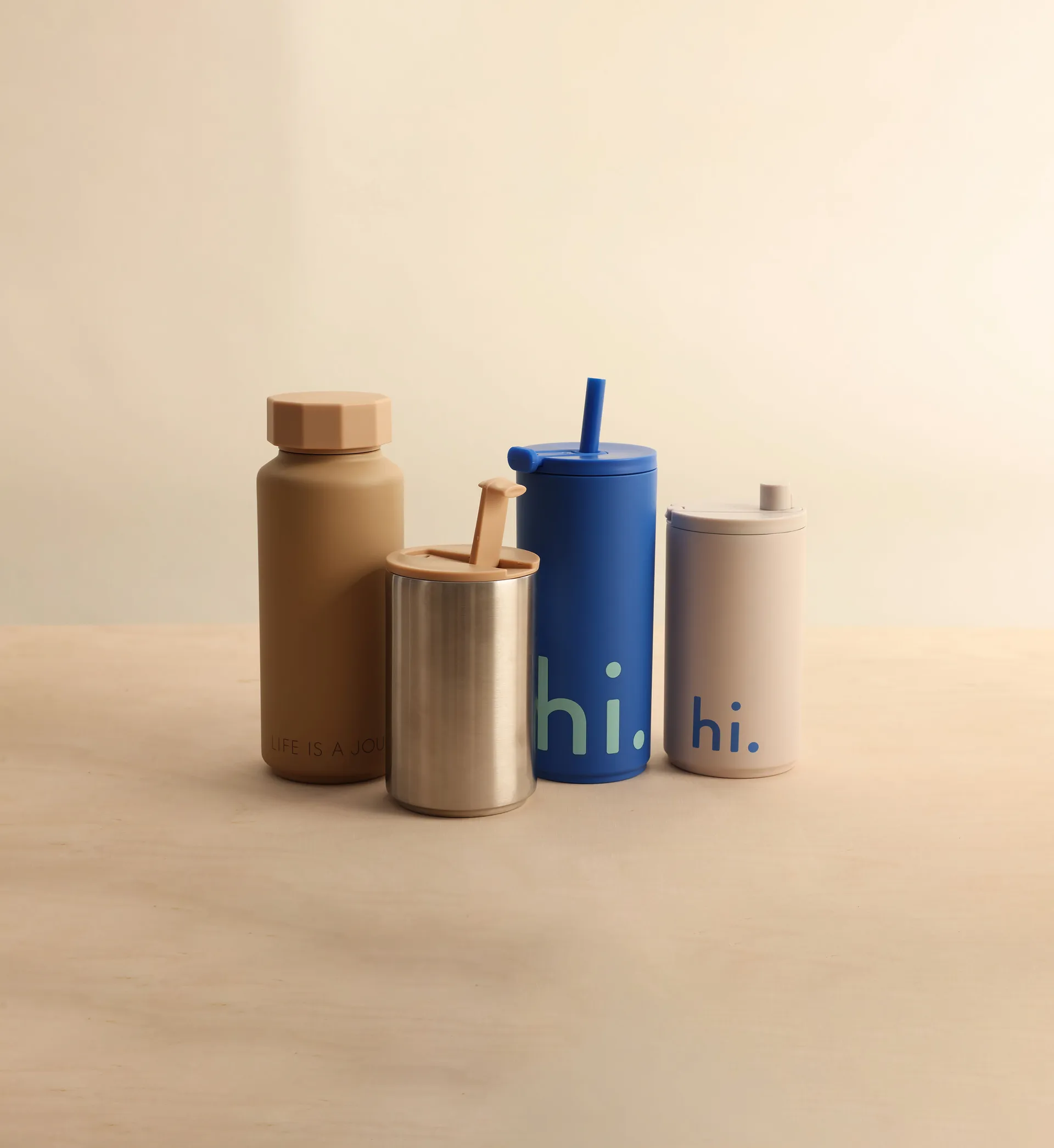 Travel Life termoflaske med sugerør 50 cl, Hi/Cobalt blue Design Letters