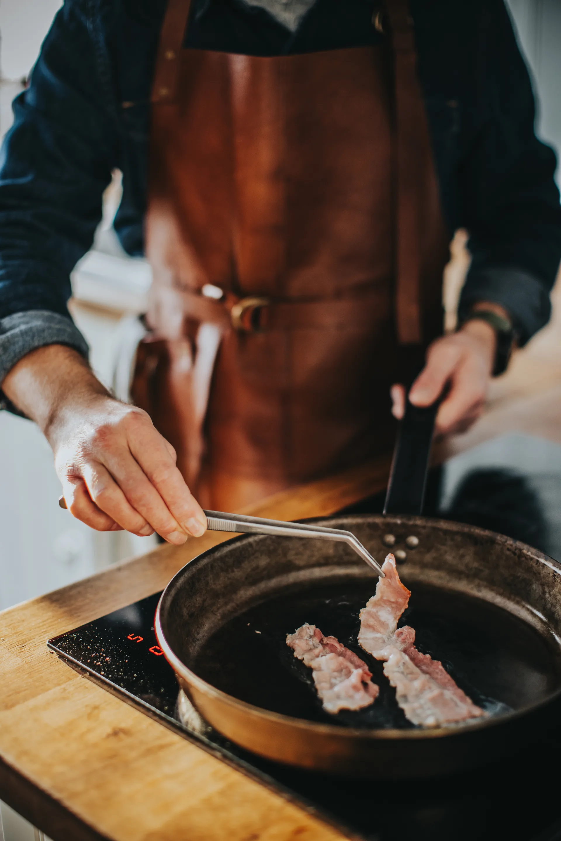 Miah matpincet buet spids 24x2,5 cm, Rustfrit stål Dorre