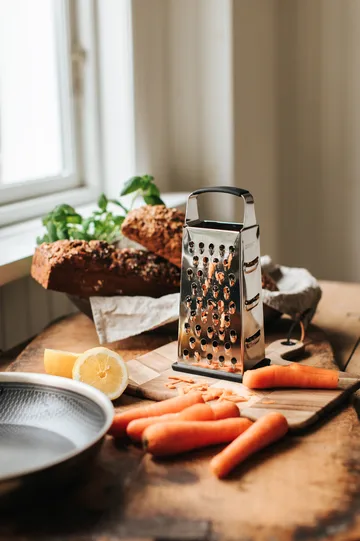 Rubi rivejern med gummifod og håndtag, 4 forskellige - 24 cm - Dorre