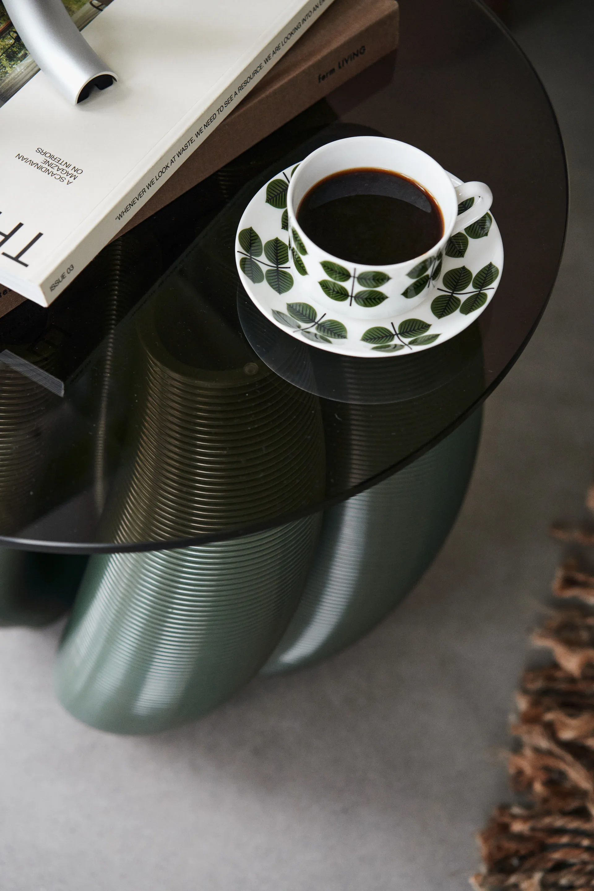 Water lily sidebord Ø50 cm, Olive Ekbacken Studios