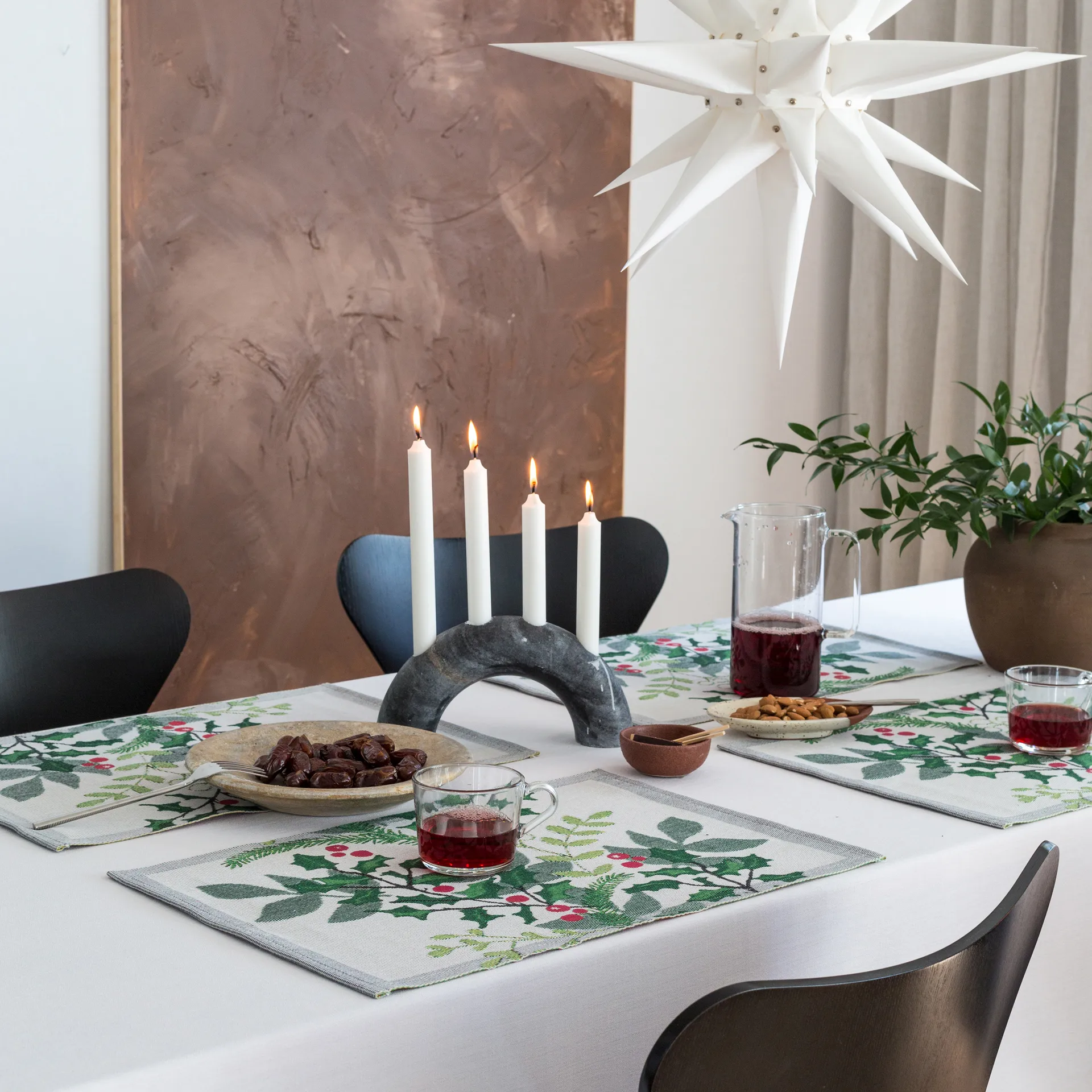 Julia dækkeserviet 35x48 cm, Hvid/Grøn Ekelund Linneväveri