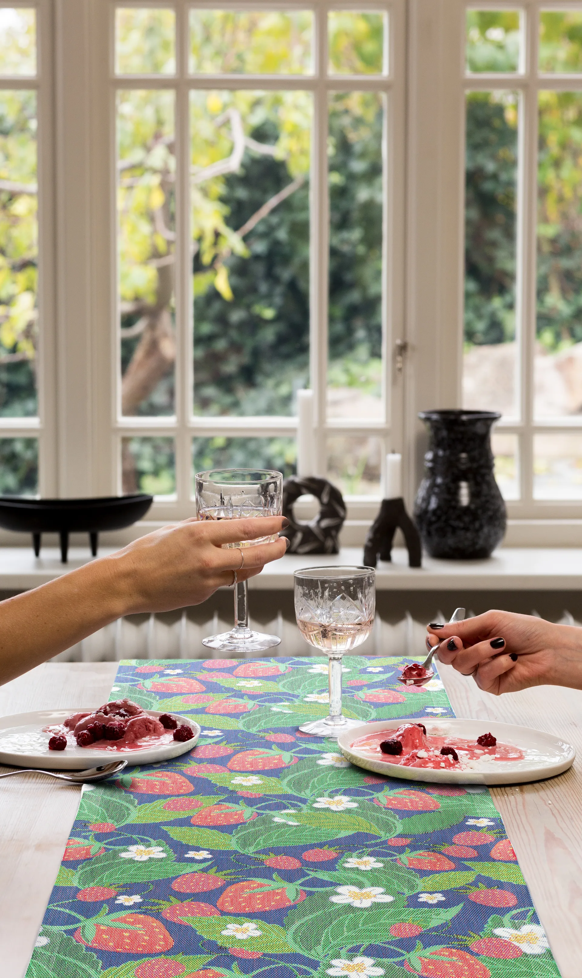 Sengana løber, 35x100 cm Ekelund Linneväveri