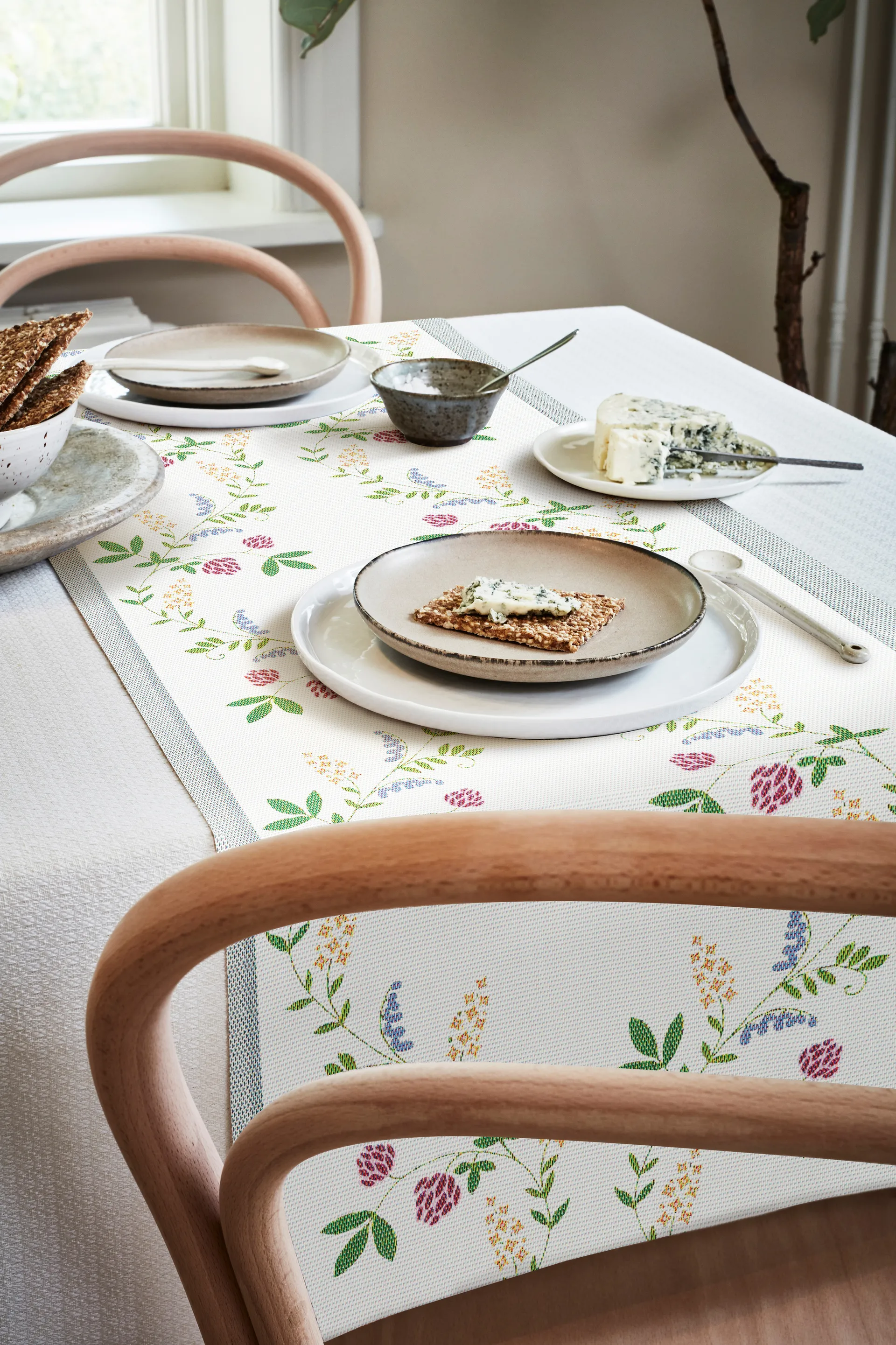 Summer flowers løber, 35x120 cm Ekelund Linneväveri