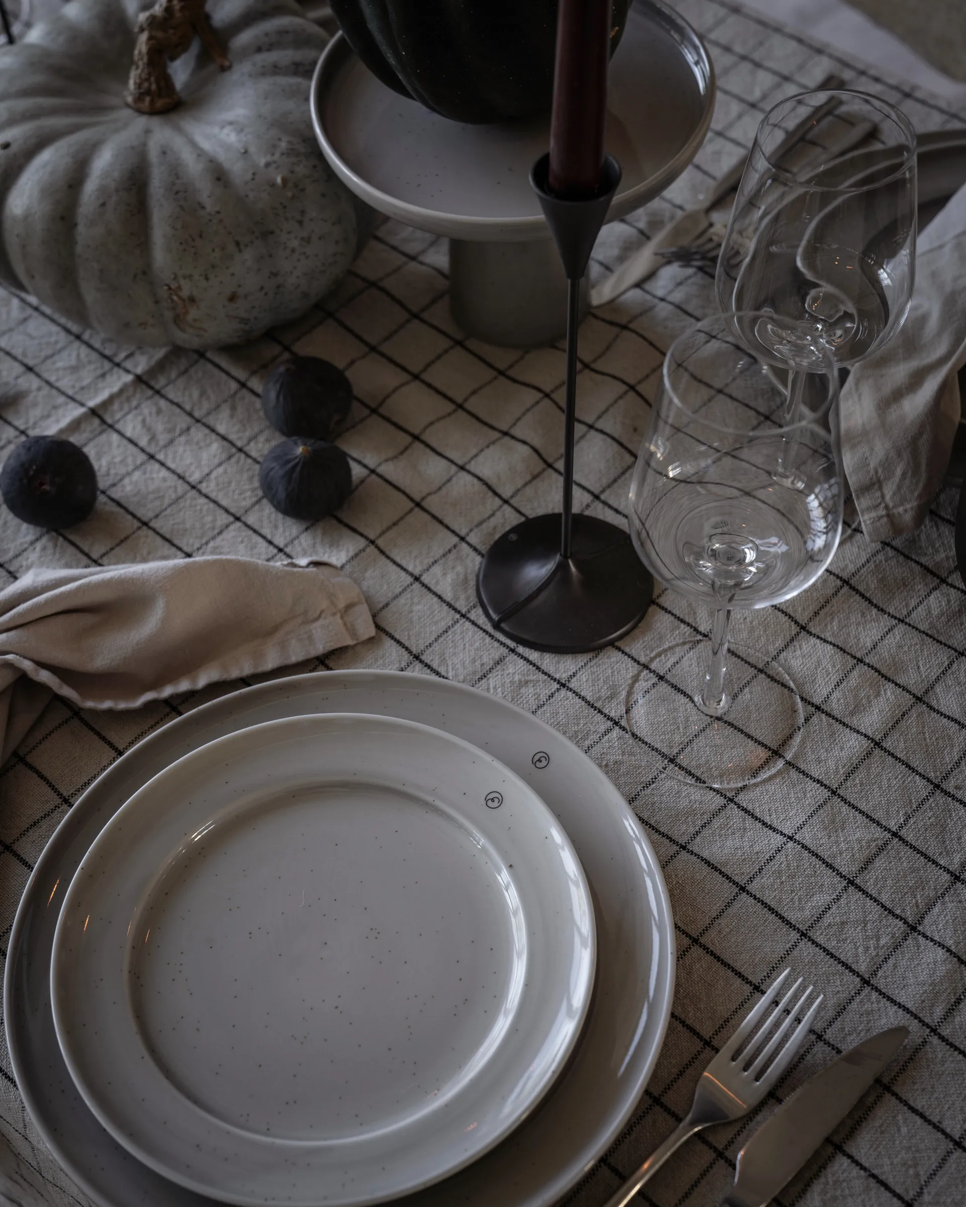 Ernst asiet Ø22 cm, Sand ERNST