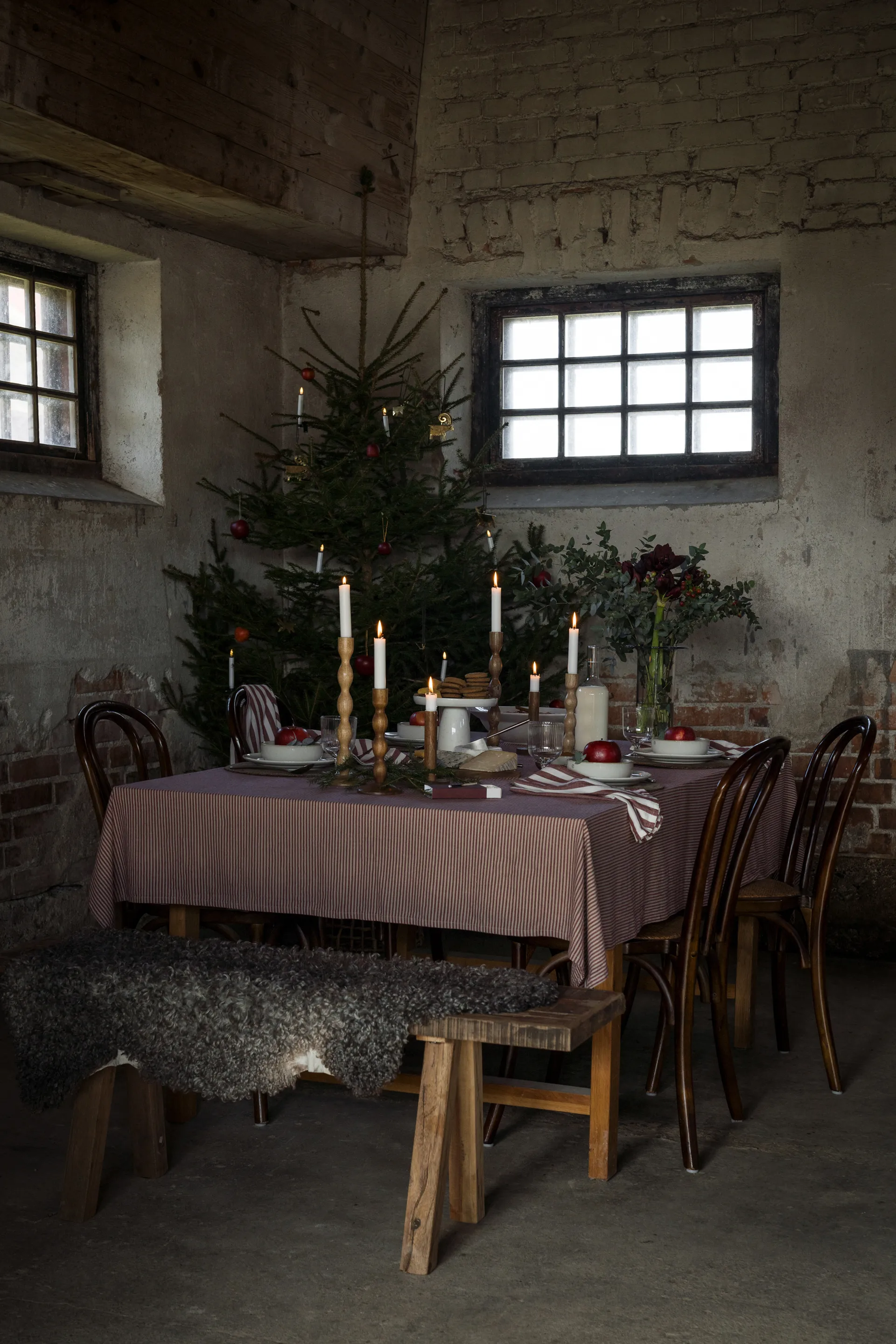 Ernst borddug smalle striber 145x300 cm, Rød-beige ERNST