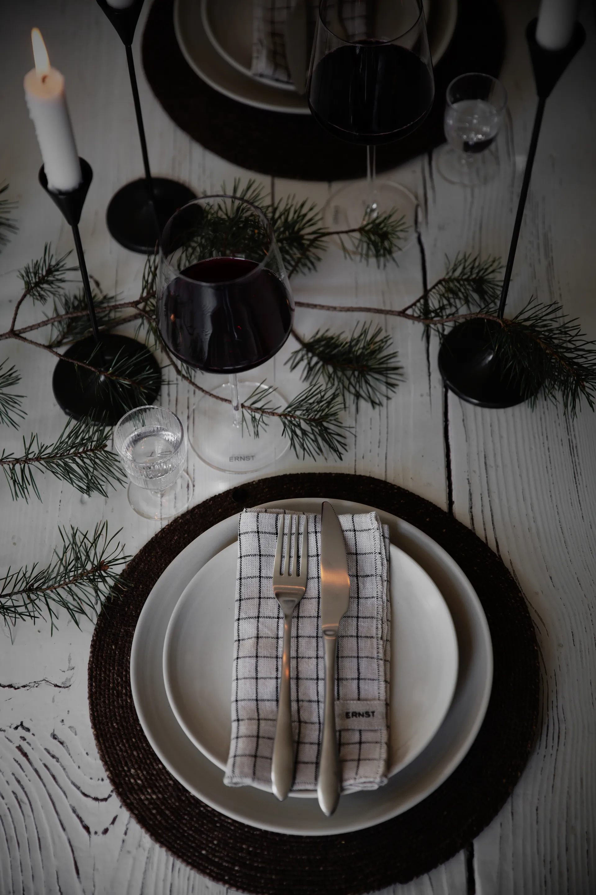 Ernst dækkeserviet jute Ø33 cm, Mørkebrun ERNST