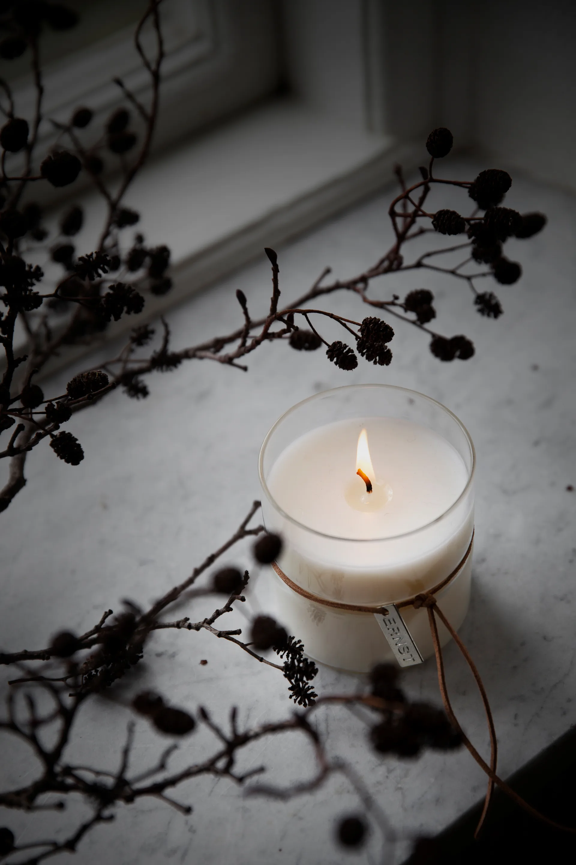 Ernst duftlys i glas med talje Ø5,8 cm, "Tid till ingenting" ERNST