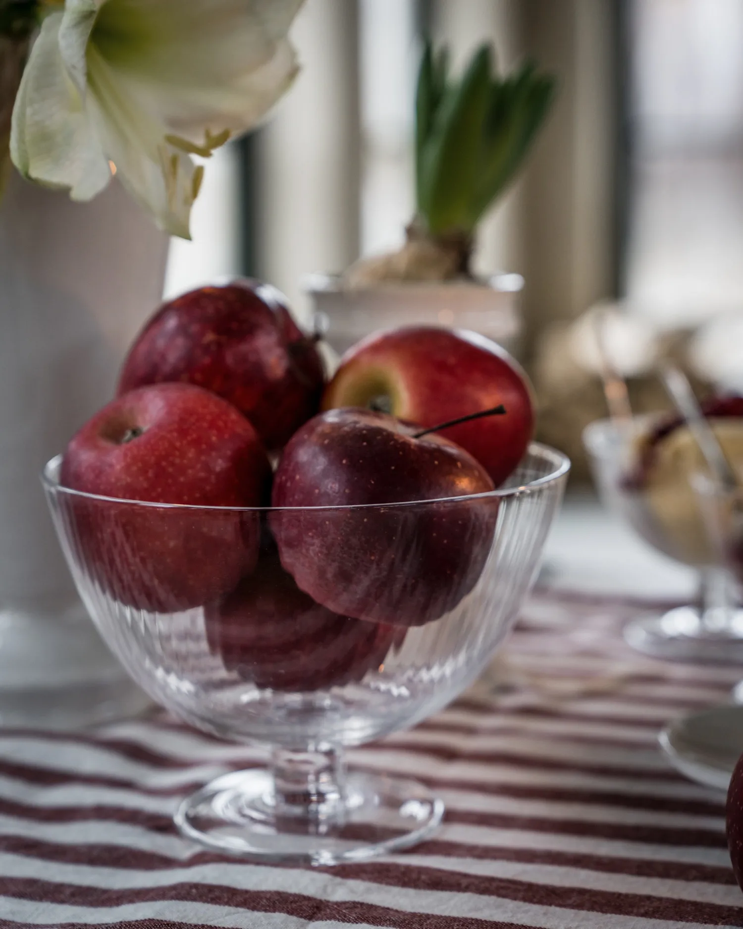 Ernst glasskål på fod, Ø16,5 cm ERNST