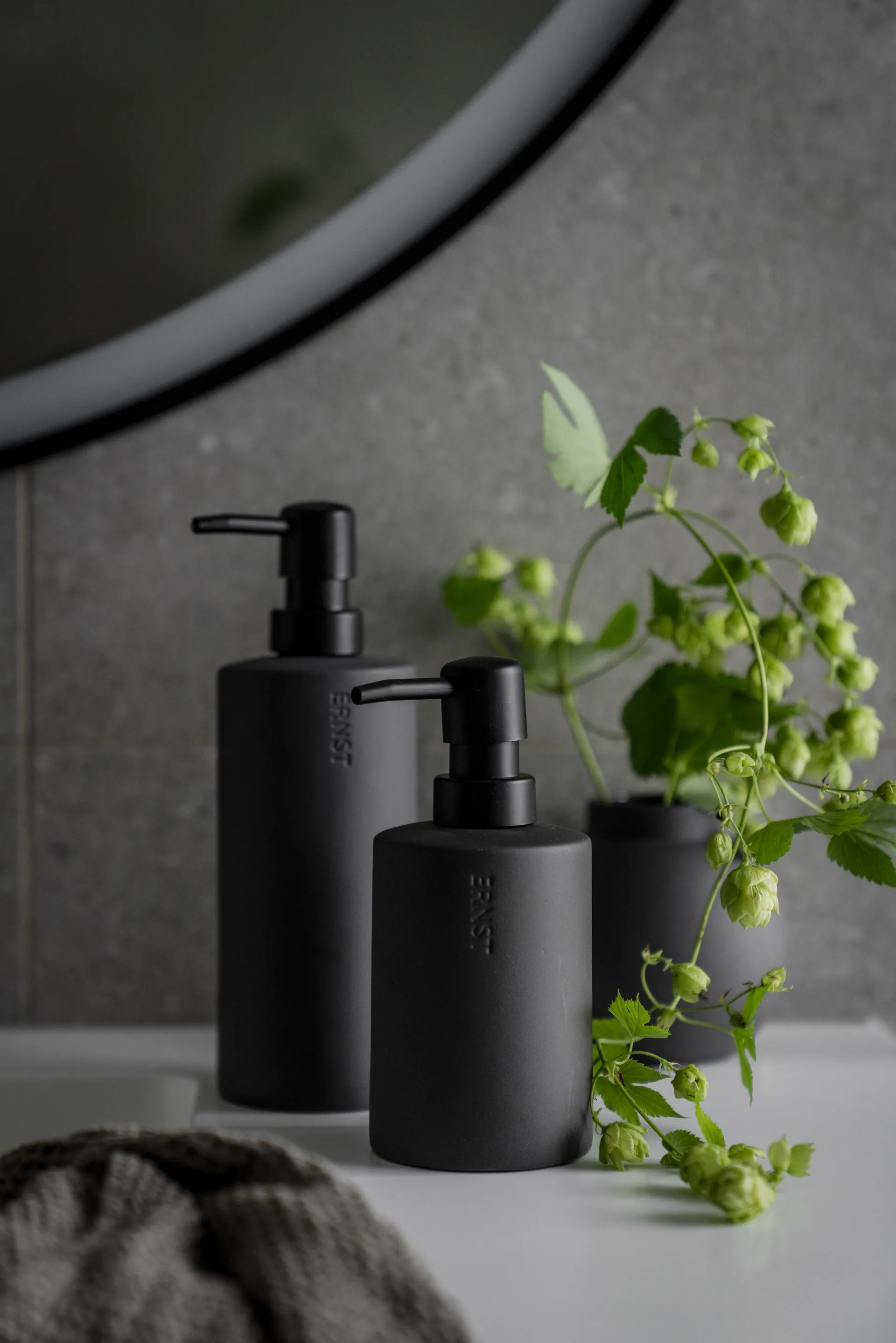 Ernst sæbedispenser 35 cl, Mørkegrå ERNST