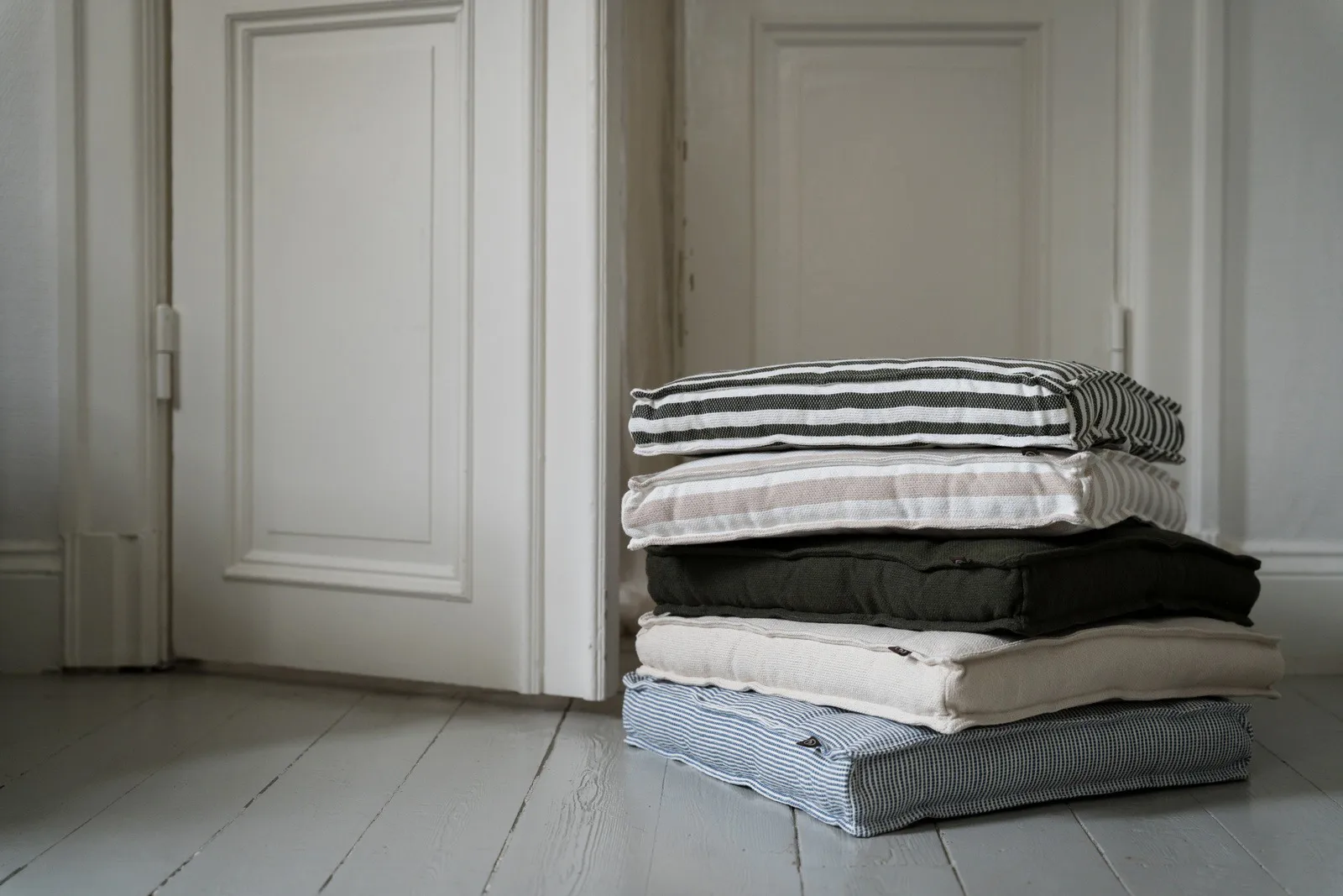 Ernst siddehynde 45x45 cm, Blå-hvid ERNST