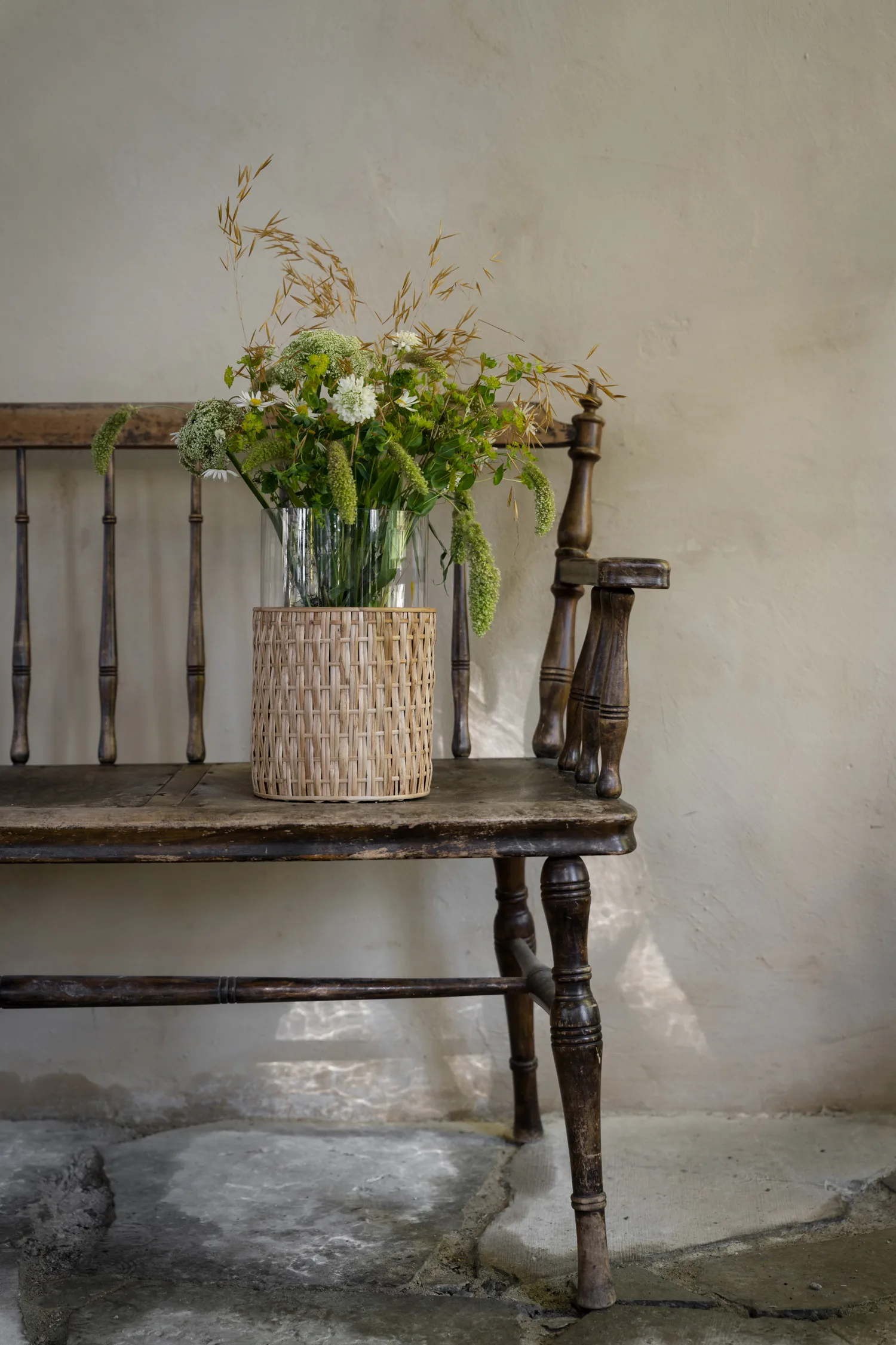 Ernst vase/lyslygte i kurv, Natur, Ø18x30 cm ERNST