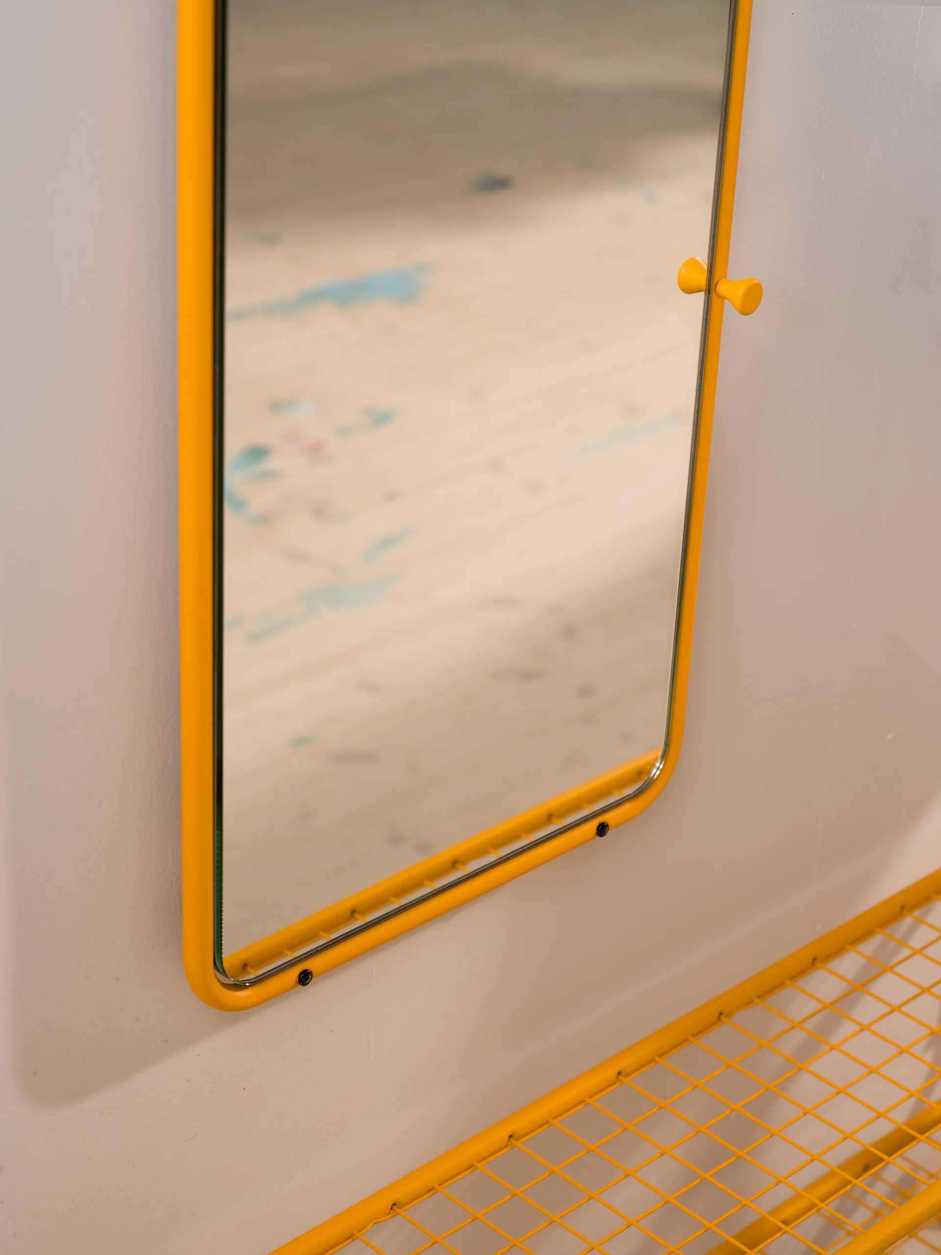 Classic vægspejl 120x40 cm, Sun yellow Essem Design