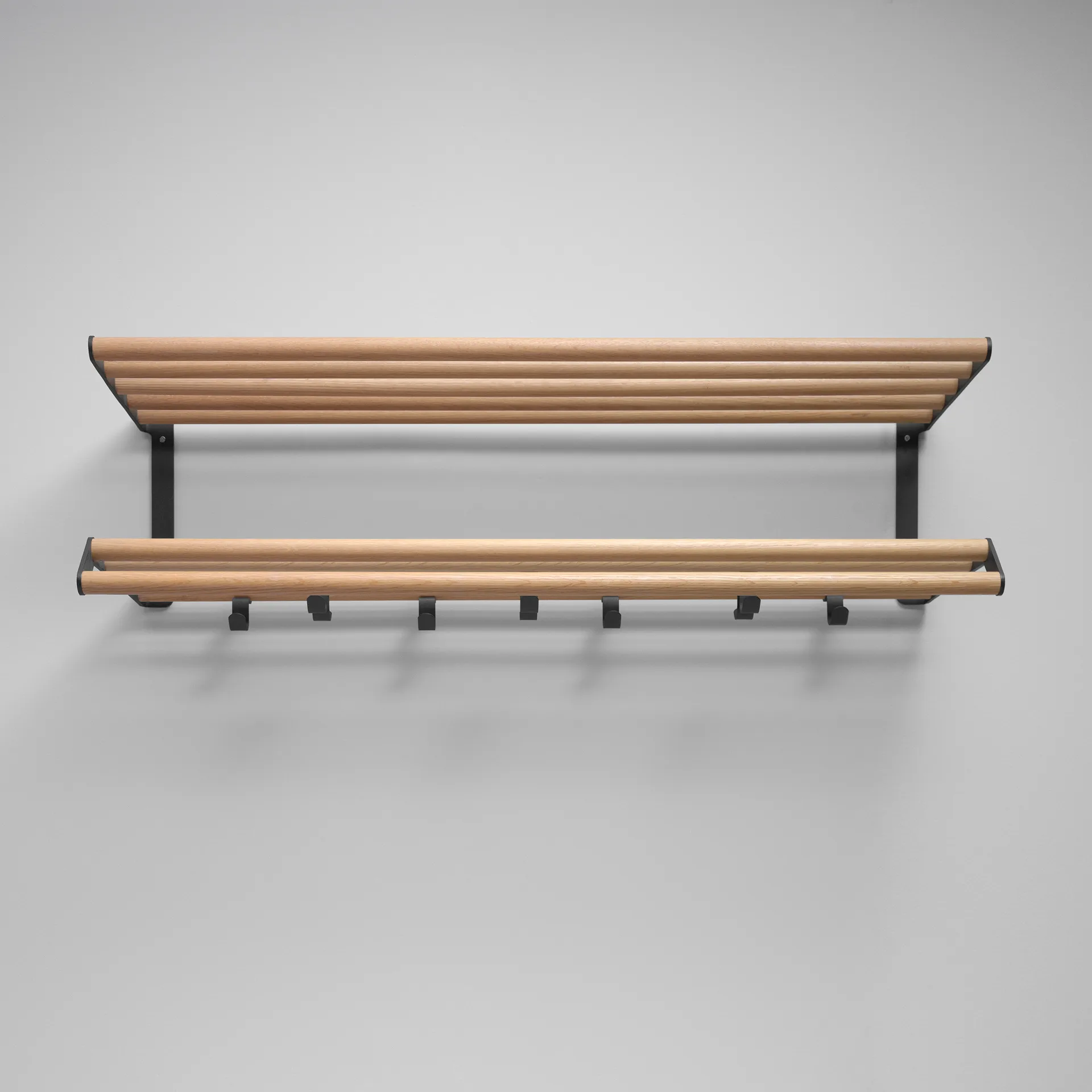 Tamburin hattehylde 100 cm, Eg/Sort Essem Design