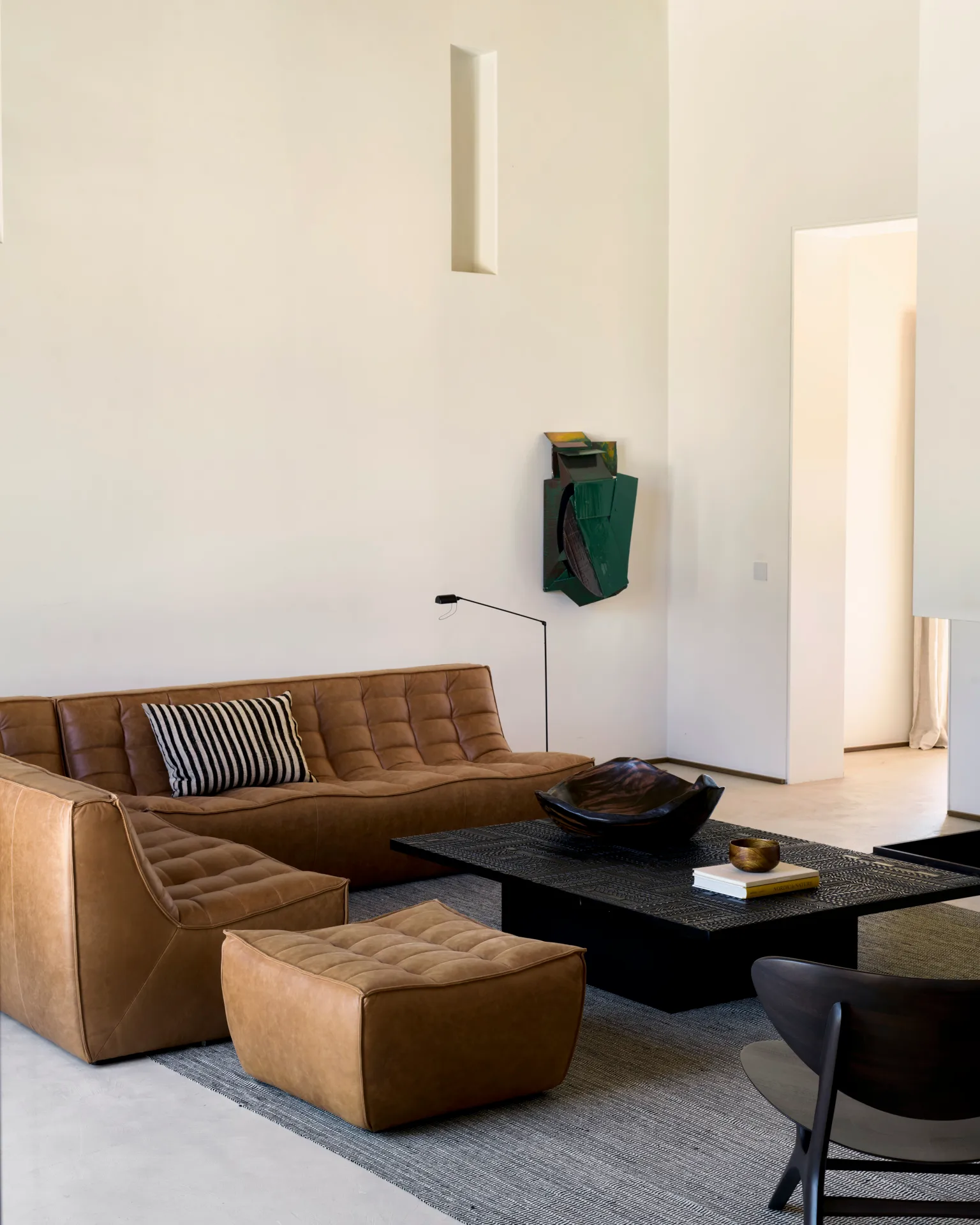 N701 fodskammel 70x70 cm, Aniline leather brown Ethnicraft