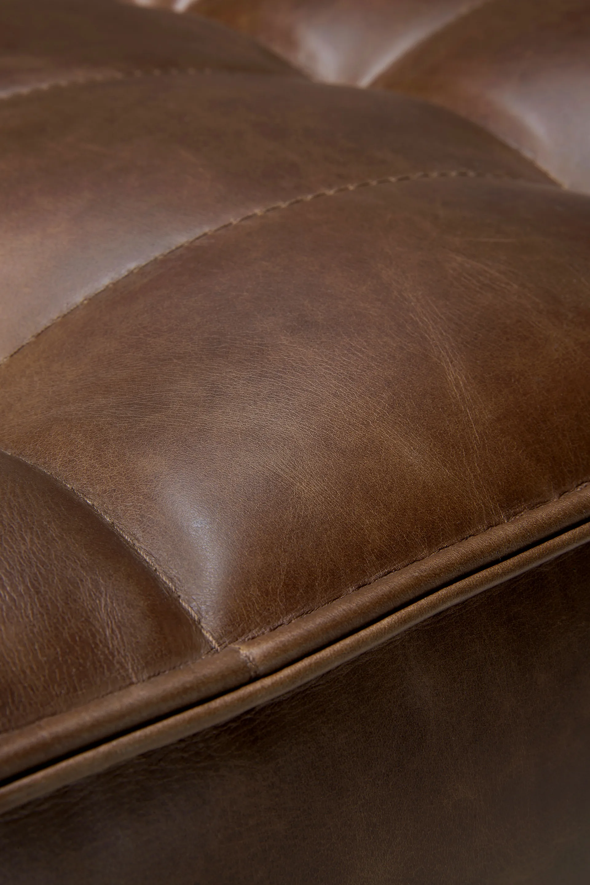 N701 fodskammel 70x70 cm, Læder Chestnut Ethnicraft