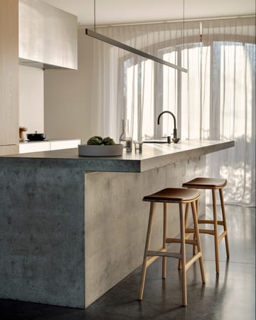 Osso Counter høj taburet 67 cm - Lakeret eg - Ethnicraft
