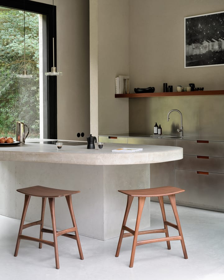 Osso Counter høj taburet 67 cm, Lakeret teak Ethnicraft
