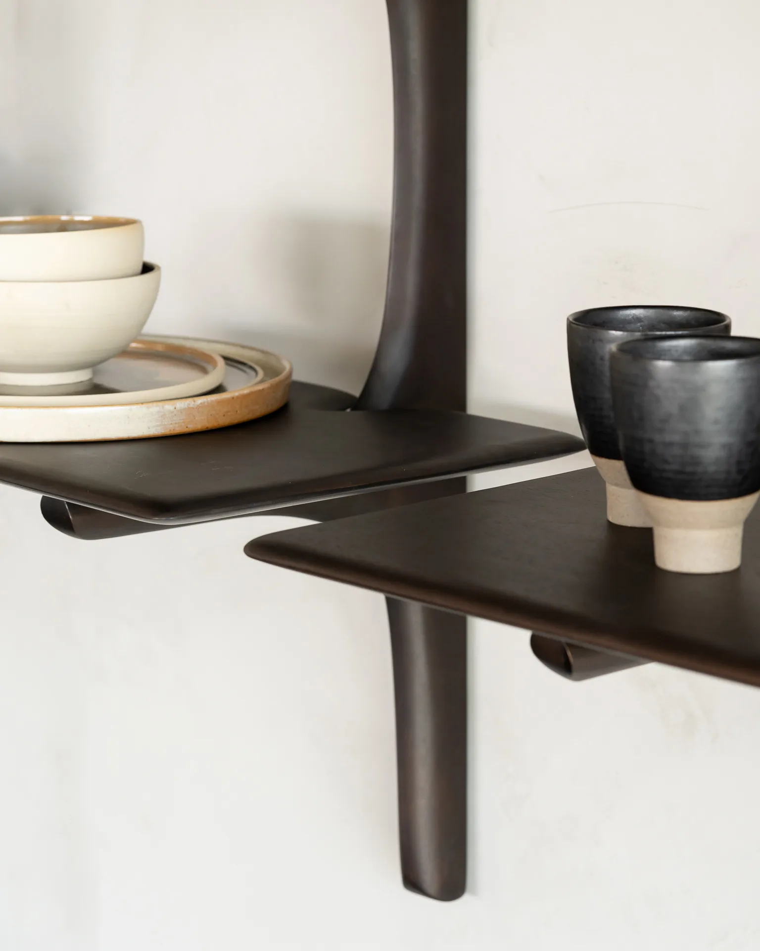 PI Væghylde, Lakeret mahogni-3 hyldeplan Ethnicraft