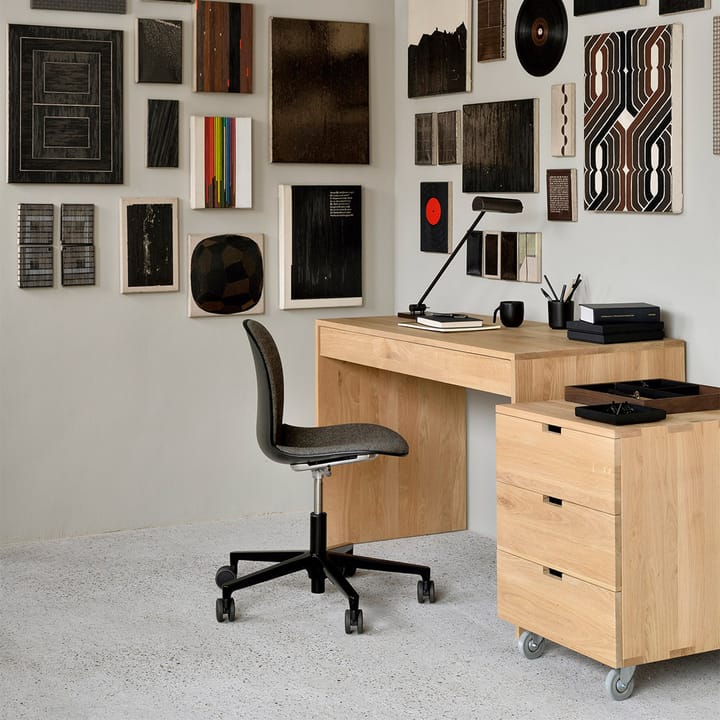 RBM Noor kontorstol - Grå med armlæn 73x67 cm - Ethnicraft