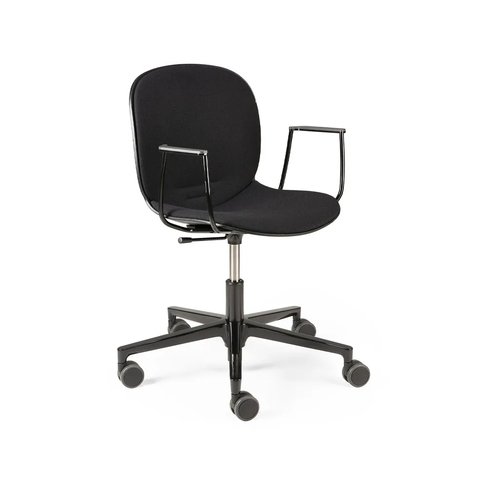 RBM Noor kontorstol, Sort med armlæn 73x67 cm Ethnicraft