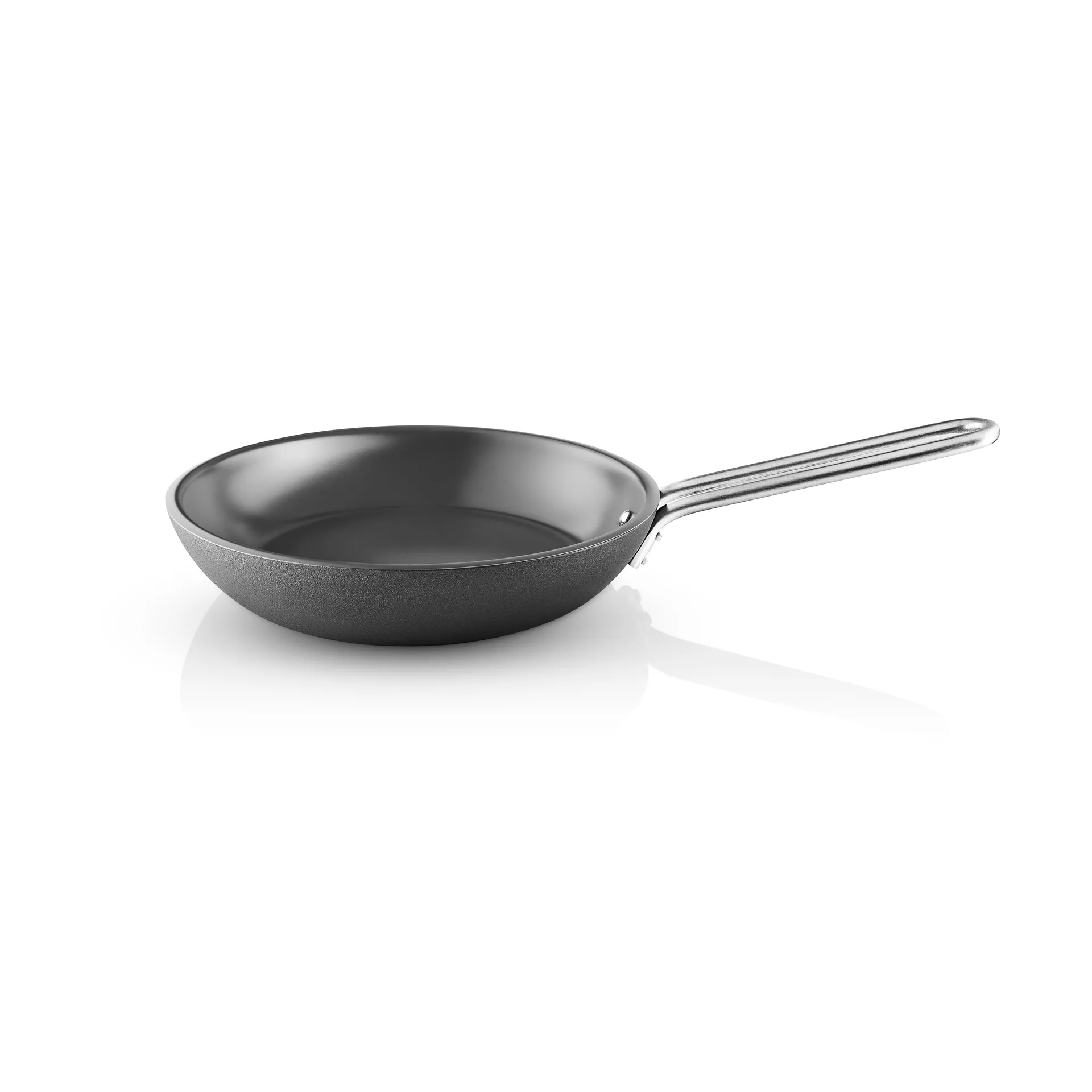Professional Laser Titanium Slip-Let stegepande, Black, Ø24 cm Eva Solo