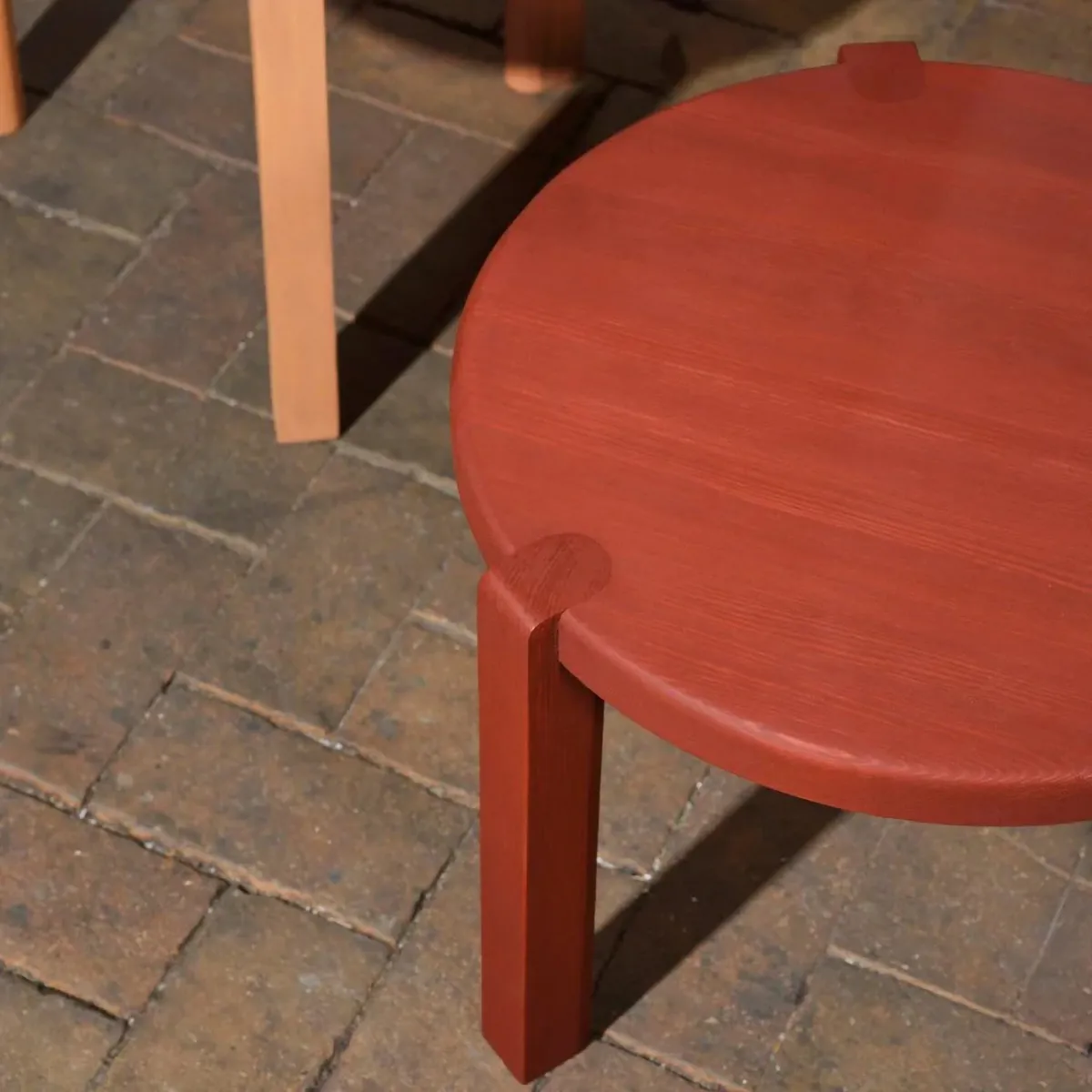 D108 Ragnesminde sofabord Ø48 cm, Carmine red FDB Møbler