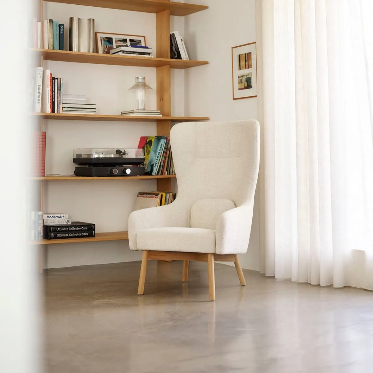 L35 Gesja Wing Chair lænestol, Beige-lacquered oak FDB Møbler