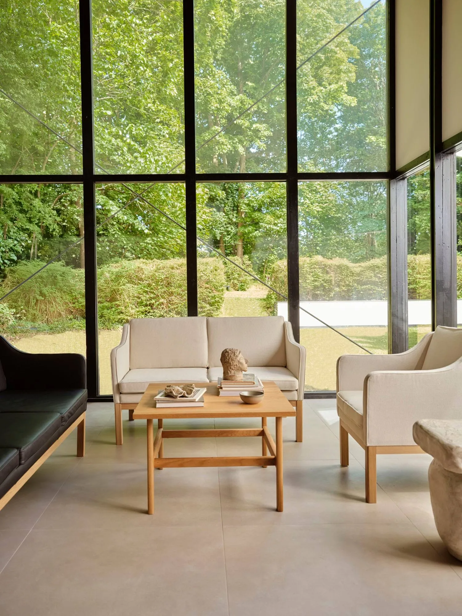 L46 MK155 easy chair lænestol armstol, Lakeret eg-læder sort FDB Møbler