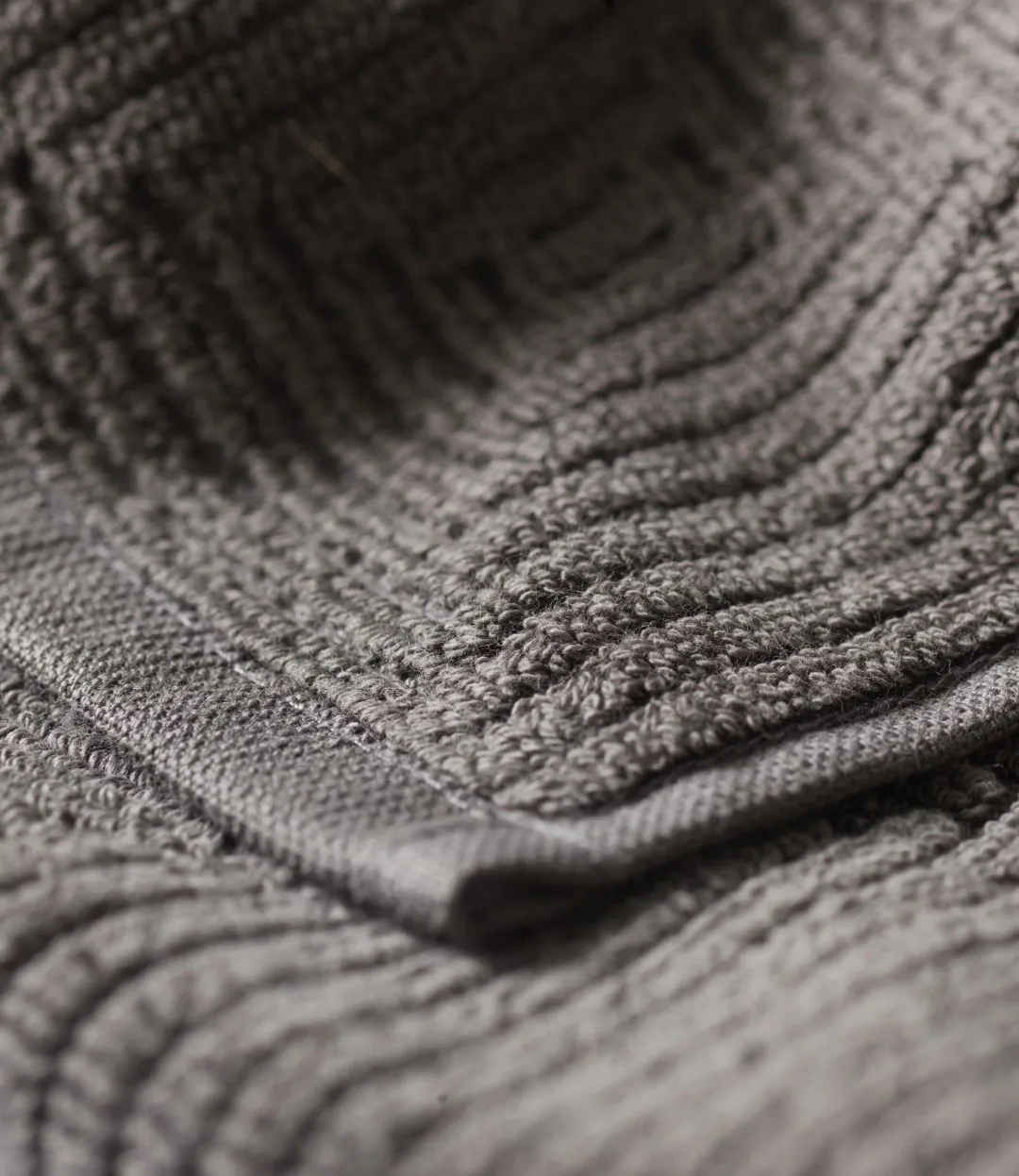 R33 Kirkeby strandhåndklæde, Granite gray FDB Møbler