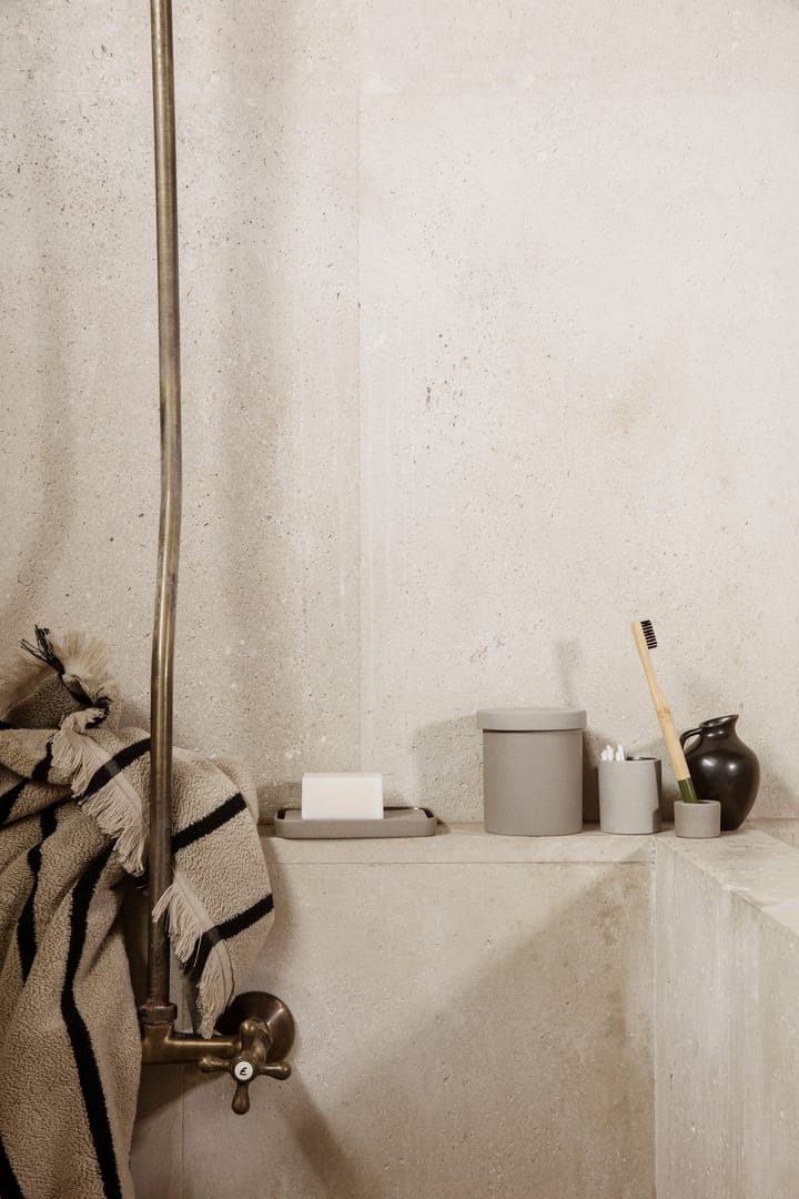 Alee håndklæde 70x140 cm, Sand/Black Ferm Living