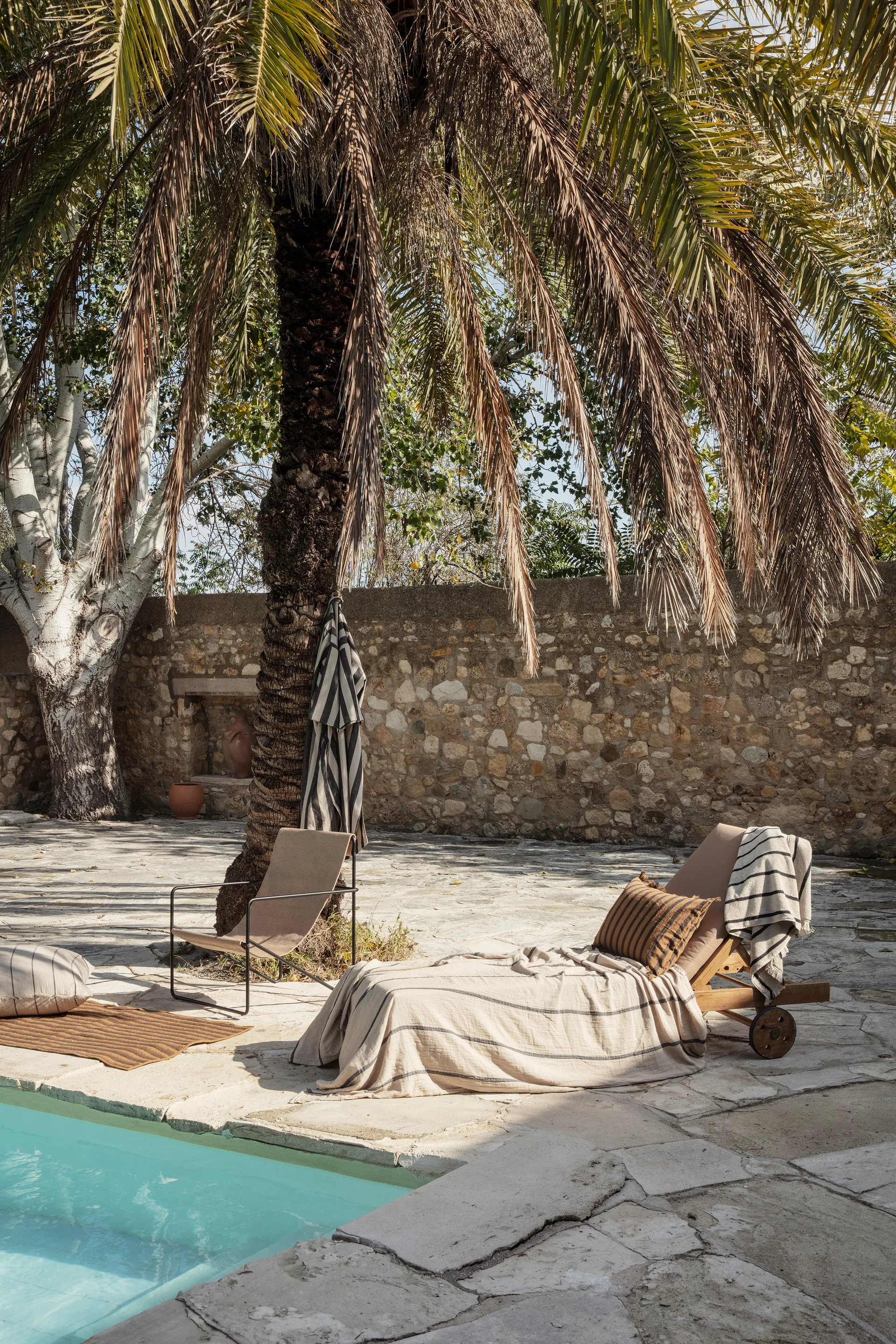 Alee håndklæde 70x140 cm, Sand/Black Ferm Living