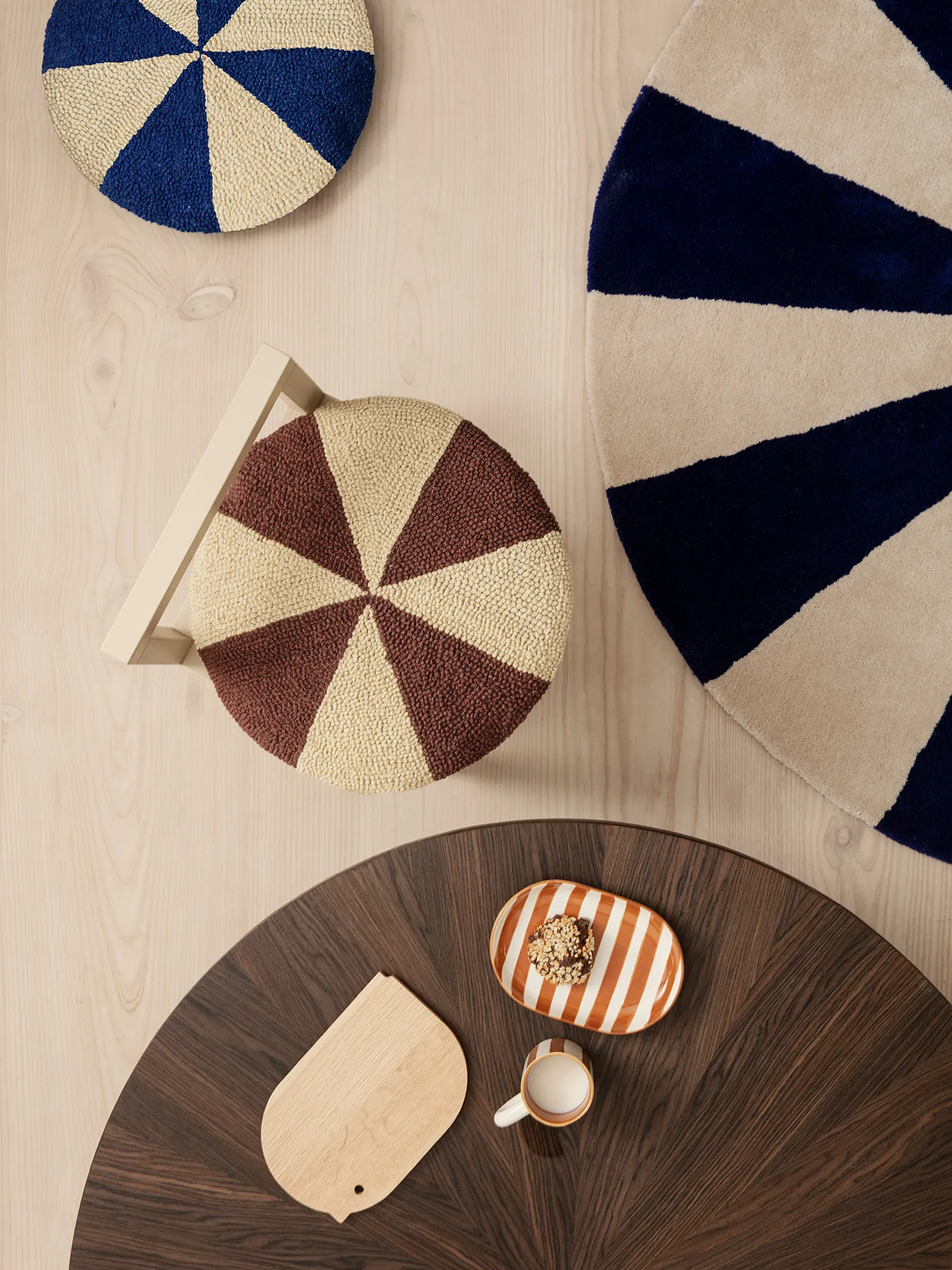 Arch rund pude Ø40 cm, Bright Blue/Offwhite Ferm Living