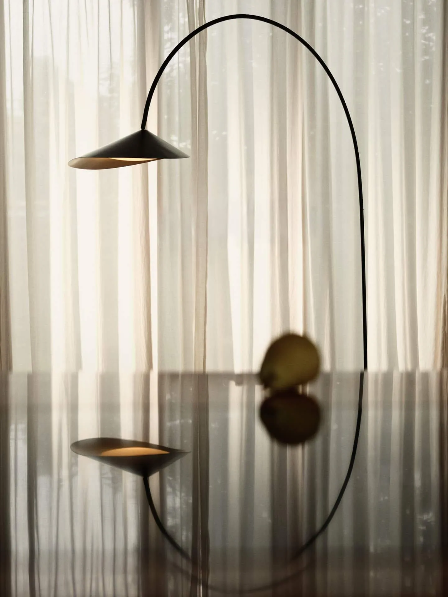 Arum arched gulvlampe, Black Ferm Living
