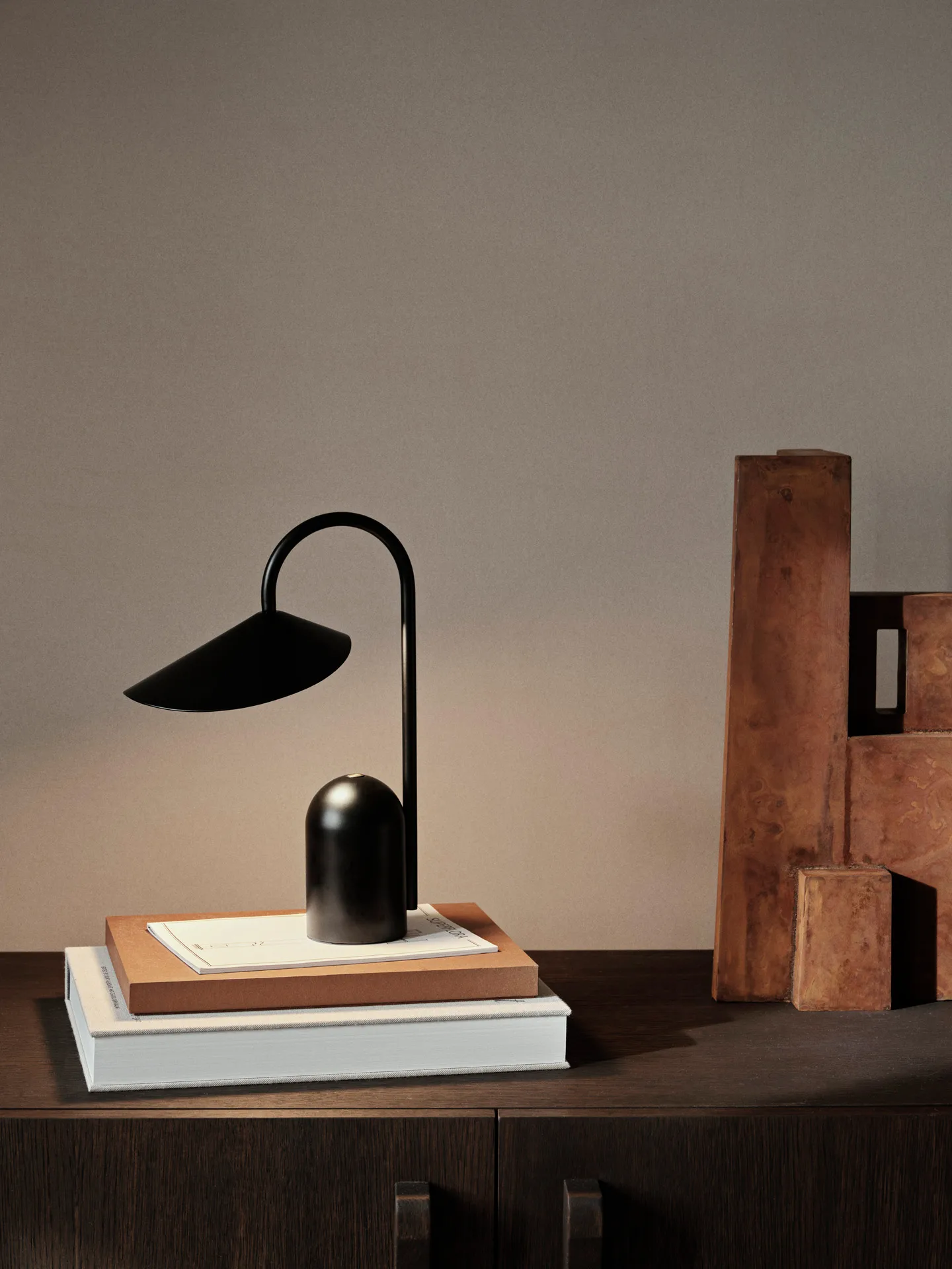Arum bærbar lampe, Black Ferm Living