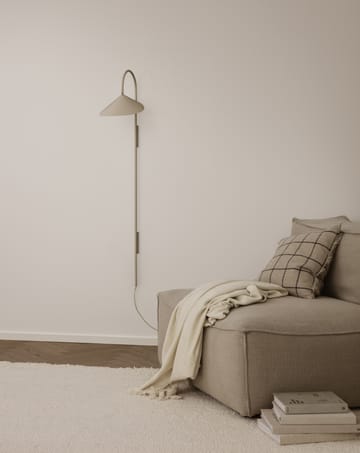 Arum swivel tall væglampe - Cashmere - ferm LIVING